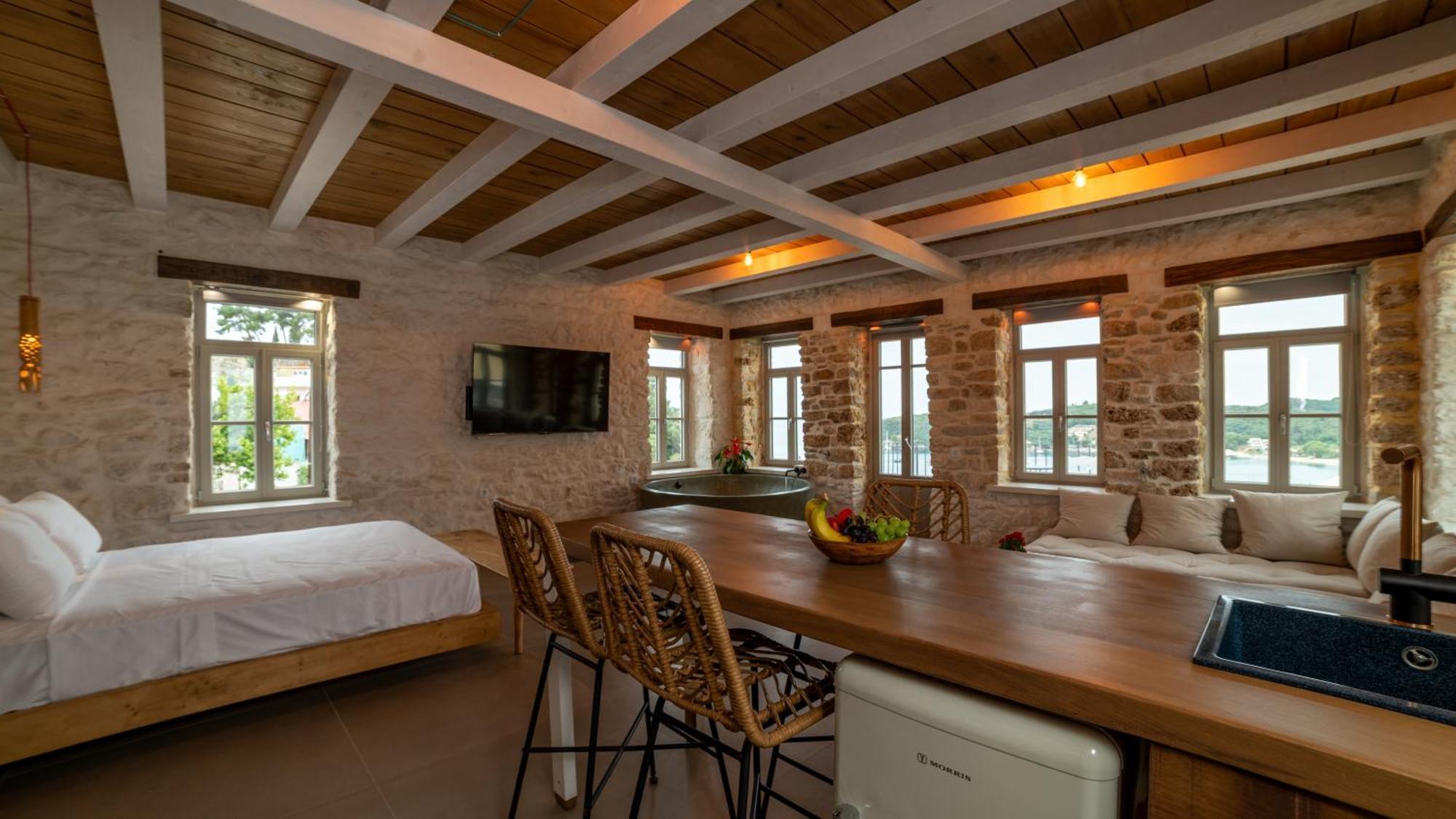 Hotel Pargas Distillery Parga