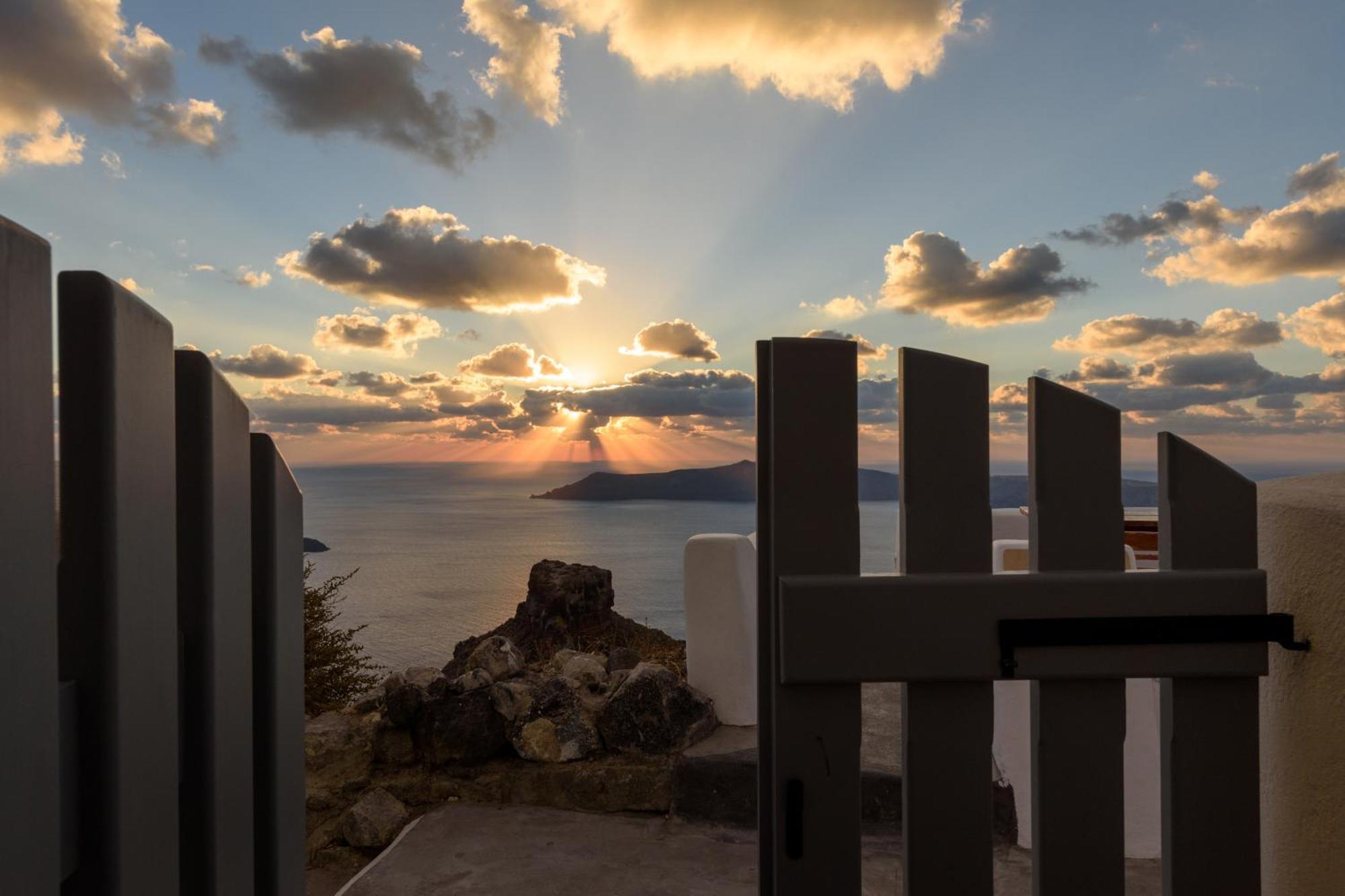 Kapari Natural 5* Imerovigli (Santorini)