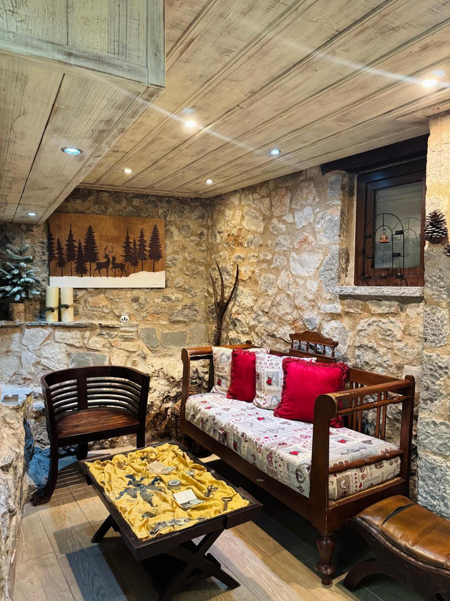 Guest house Alexandros 4*