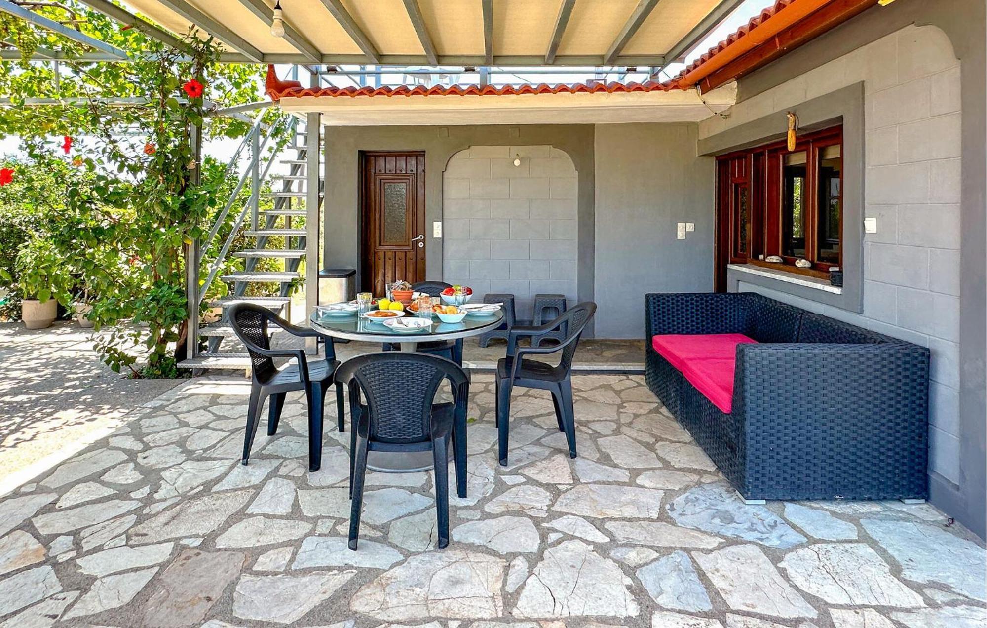 2 Bedroom Stunning In Astros Peloponnese Holiday home