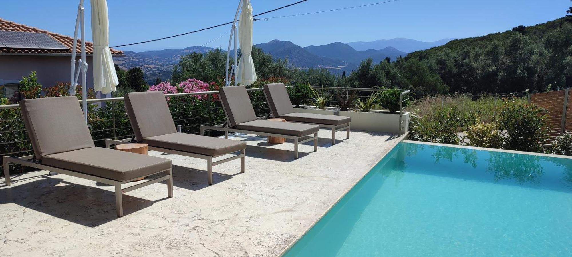 Veramente With Sea View Villa