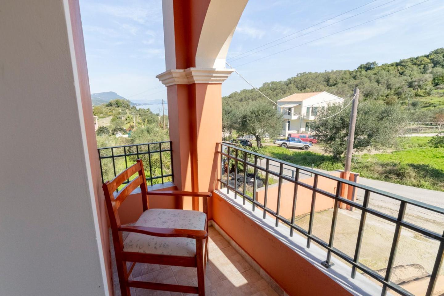 Markatis House With Views To Corfu East