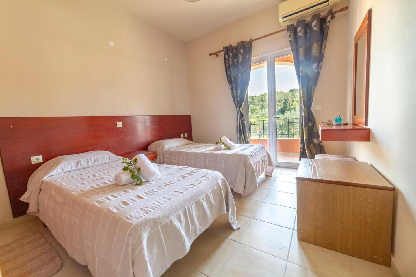 Markatis House With Views To Corfu East * Kato Spilaion