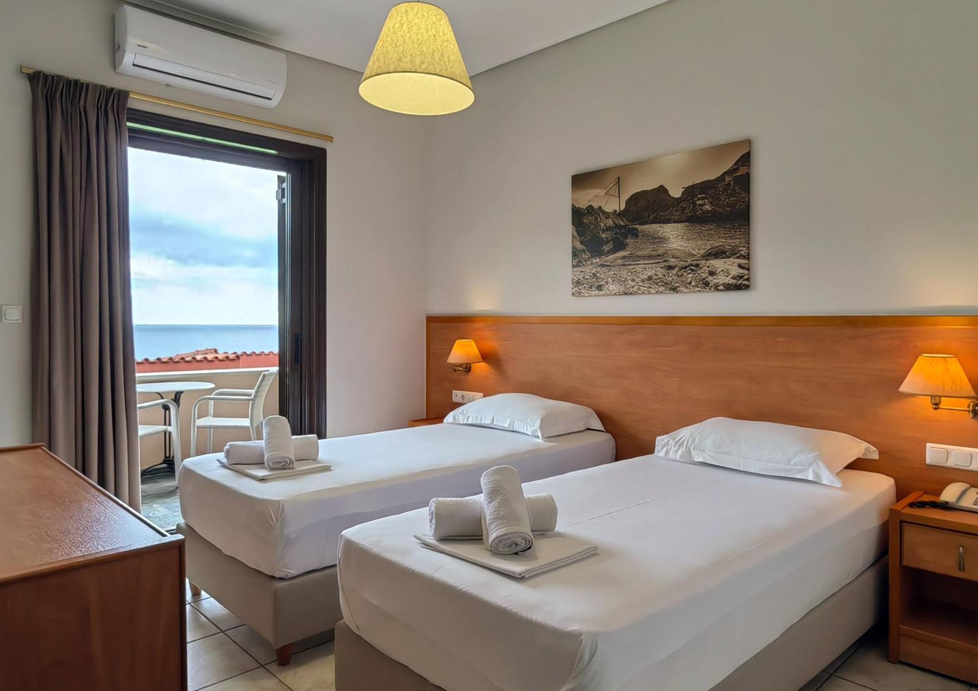 Corali Hotel 2*