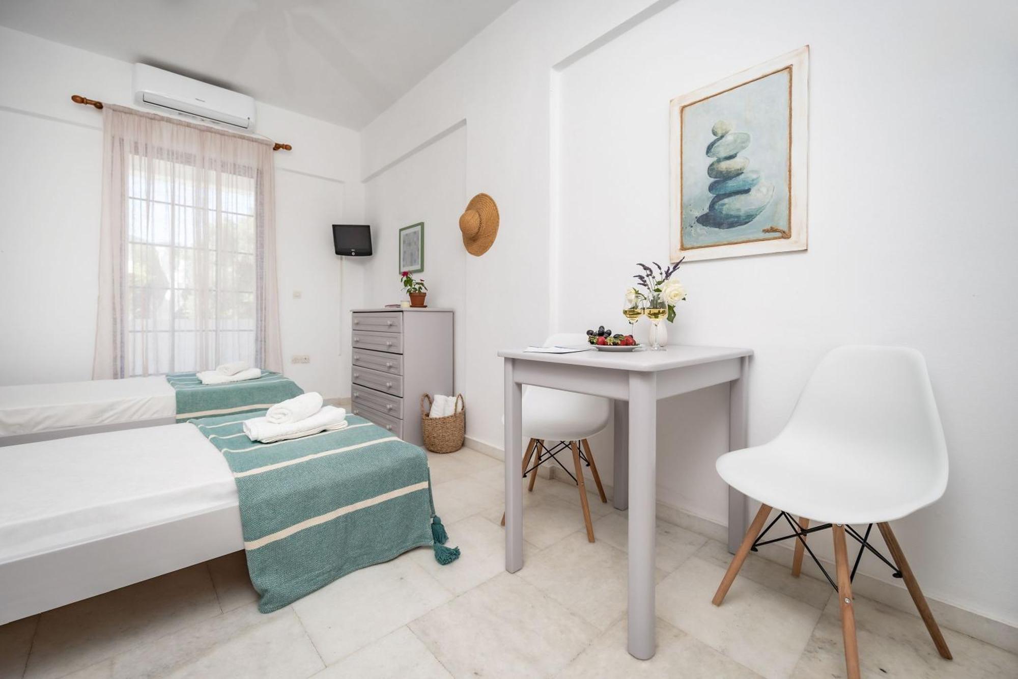 Aparthotel Hippocampus 2 Min Walk From The