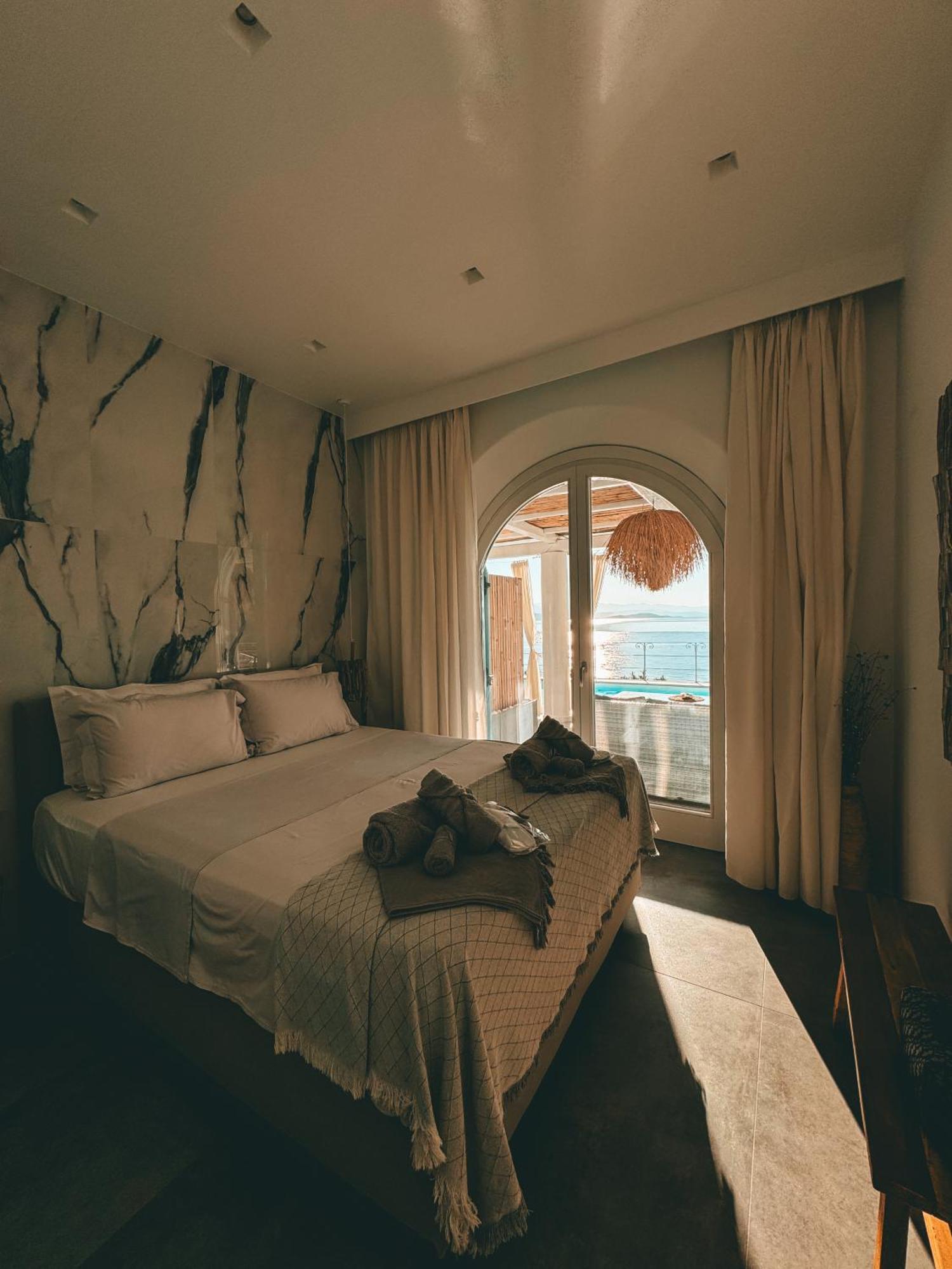 Luxury La (adults Only) *