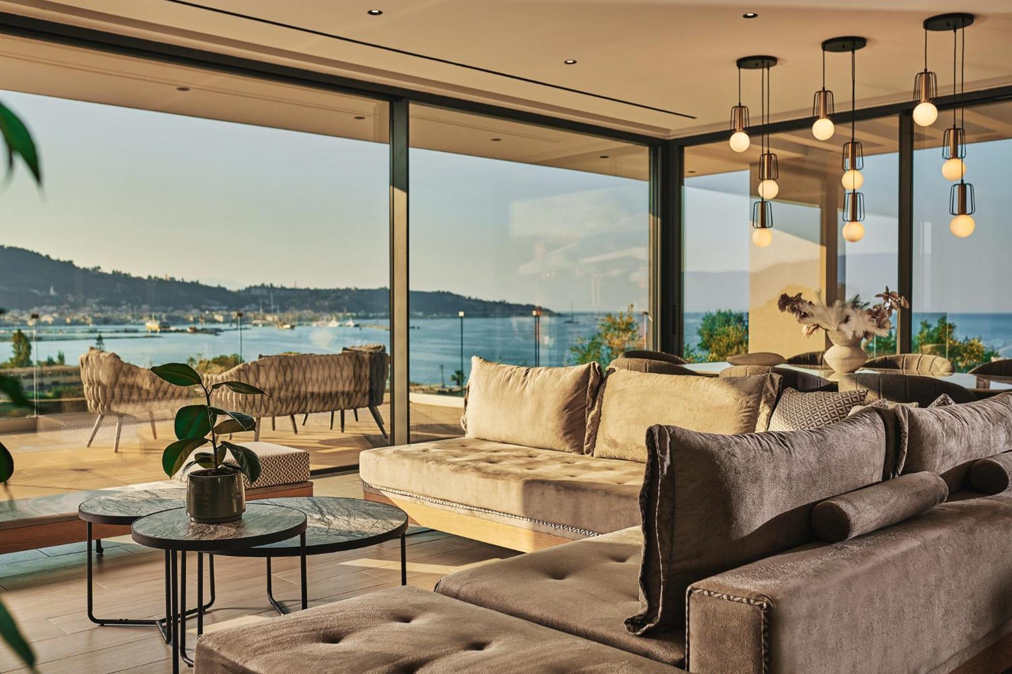 Althea Lavish Estate - & Villa