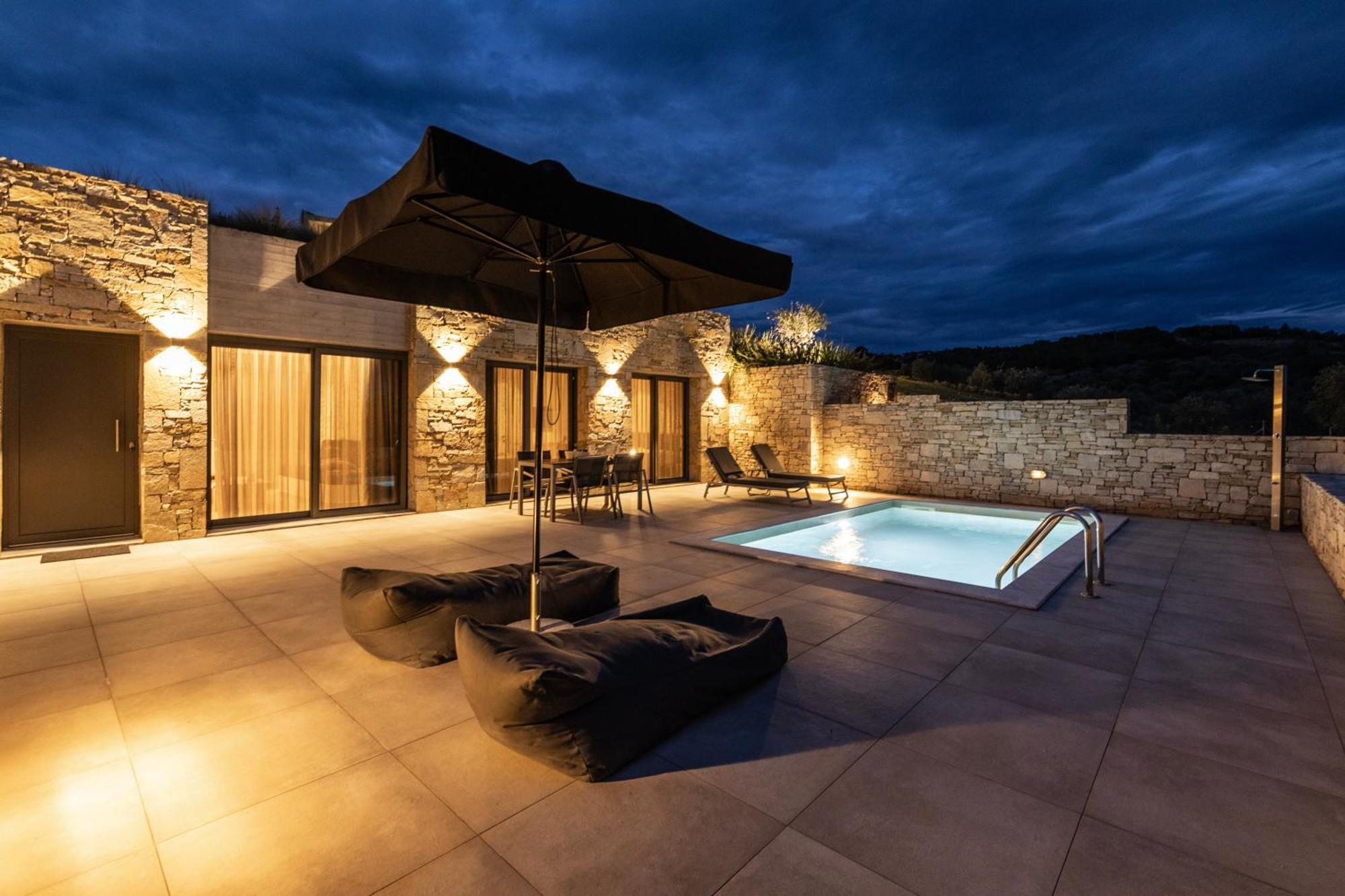 Hotel Fari Stone *