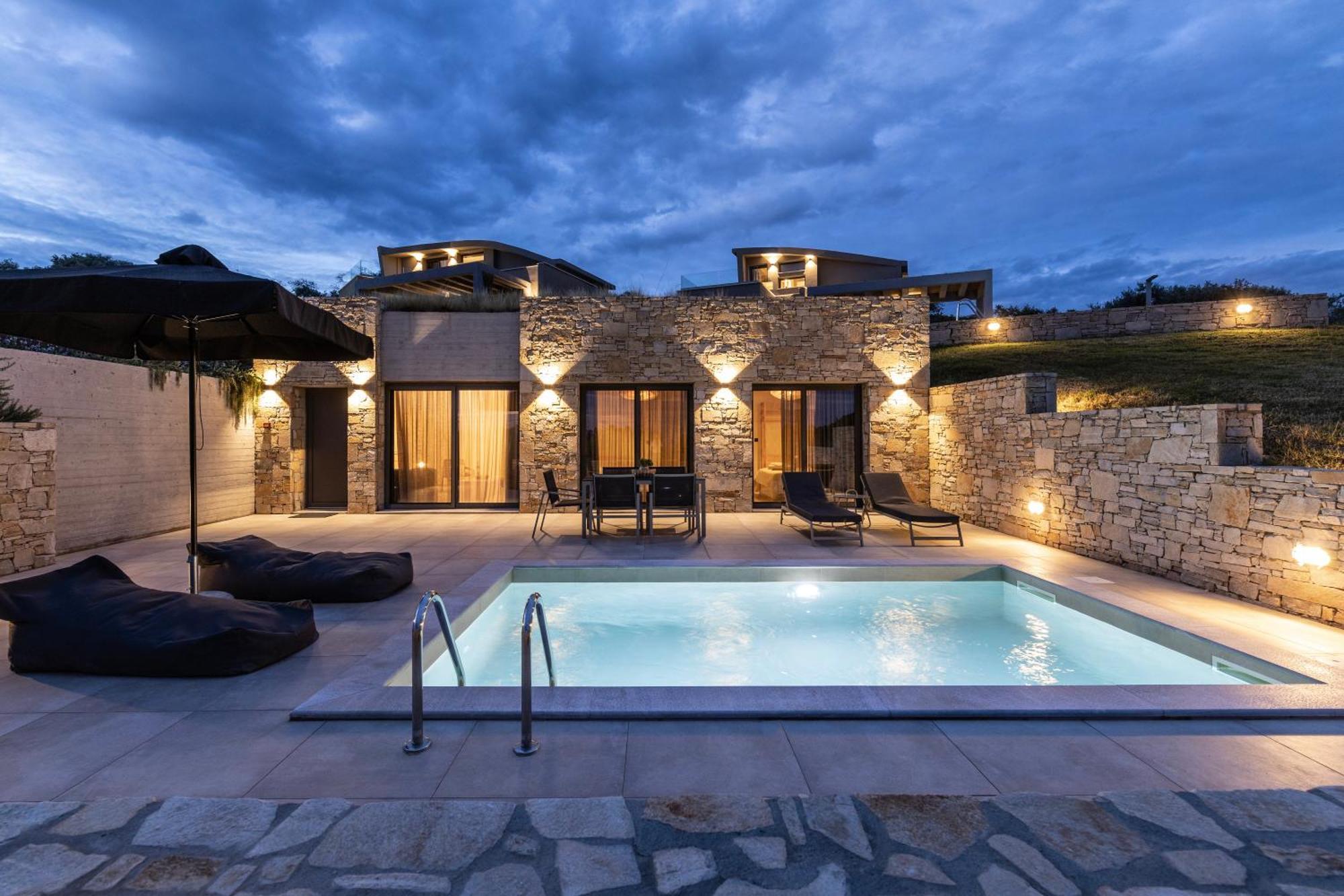 Fari Stone Hotel