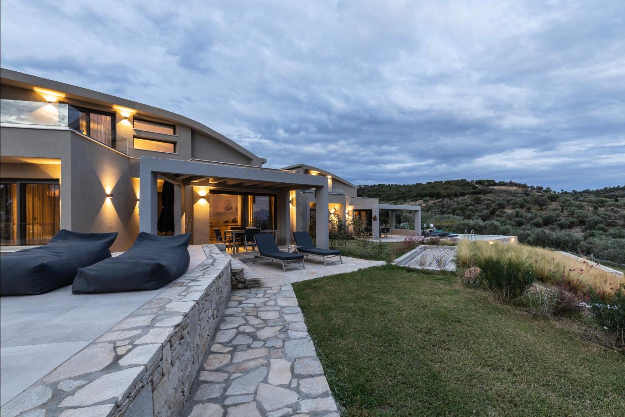 Fari Stone Hotel
