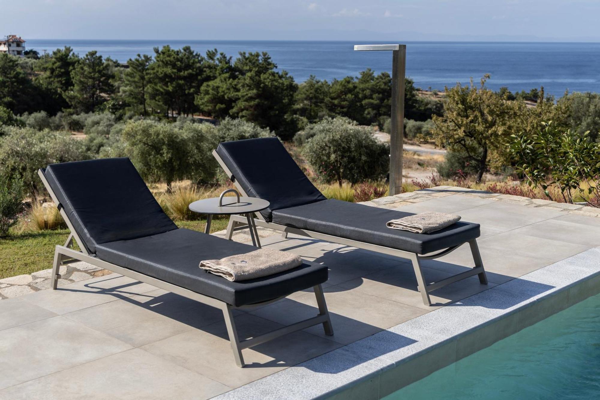 Hotel Fari Stone