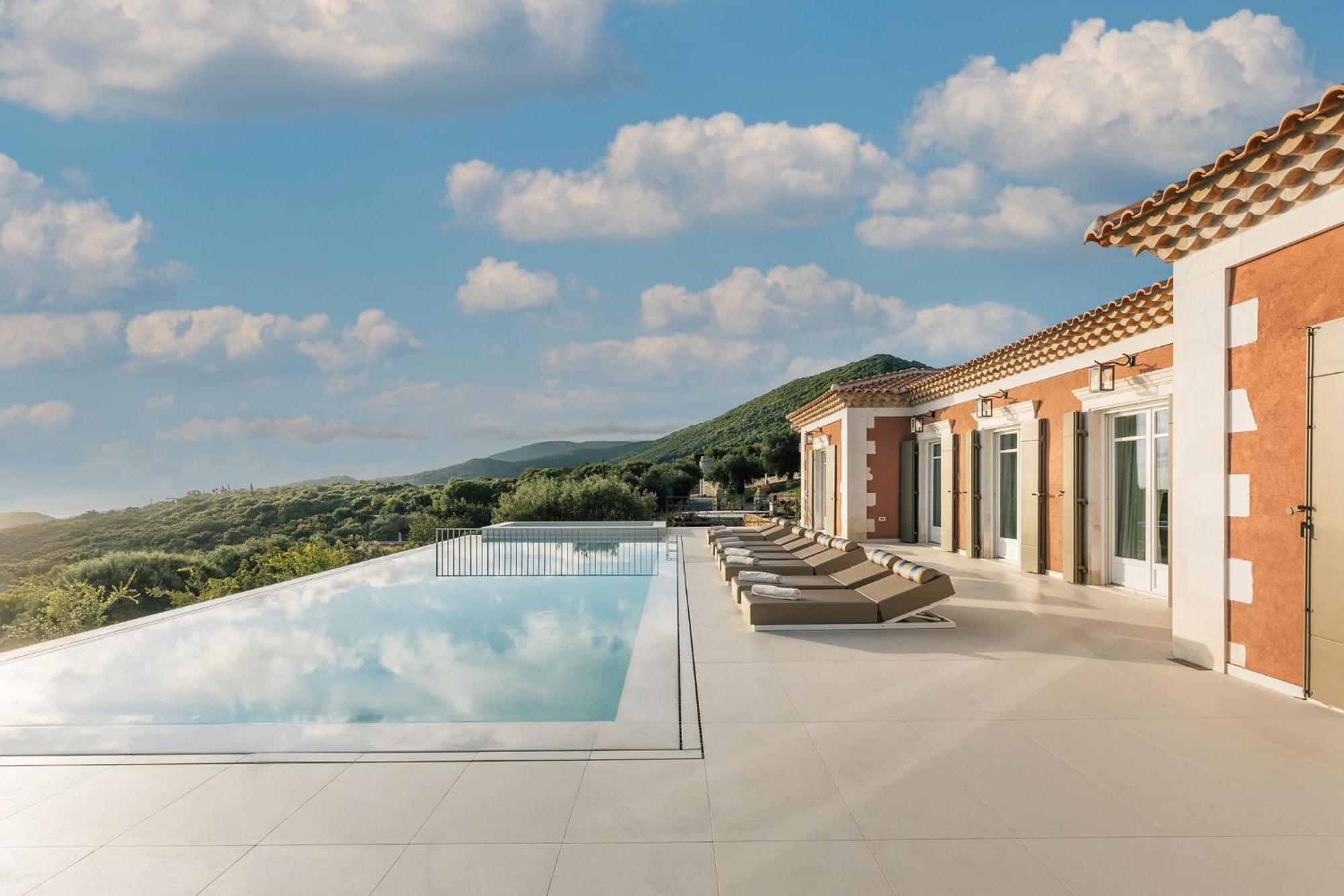 Archontiko Stoufi Luxury Skinaria