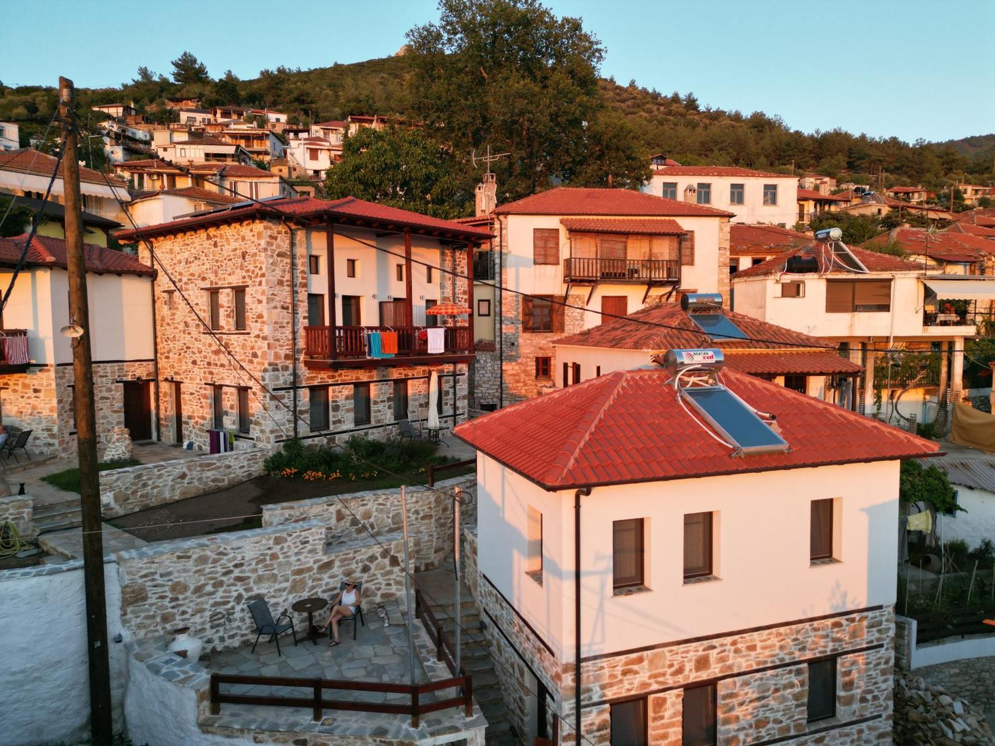 Annousa's House & Aparthotel