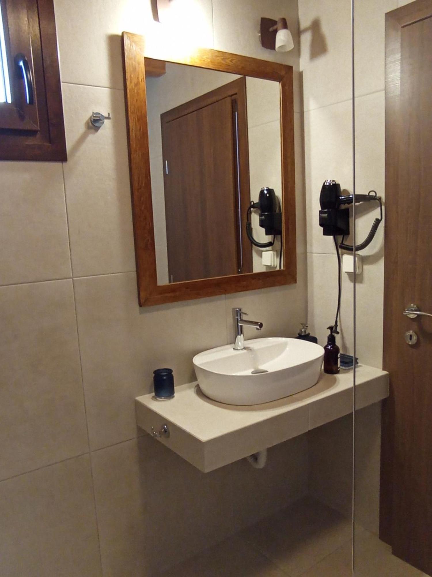 Aparthotel Annousa's House &