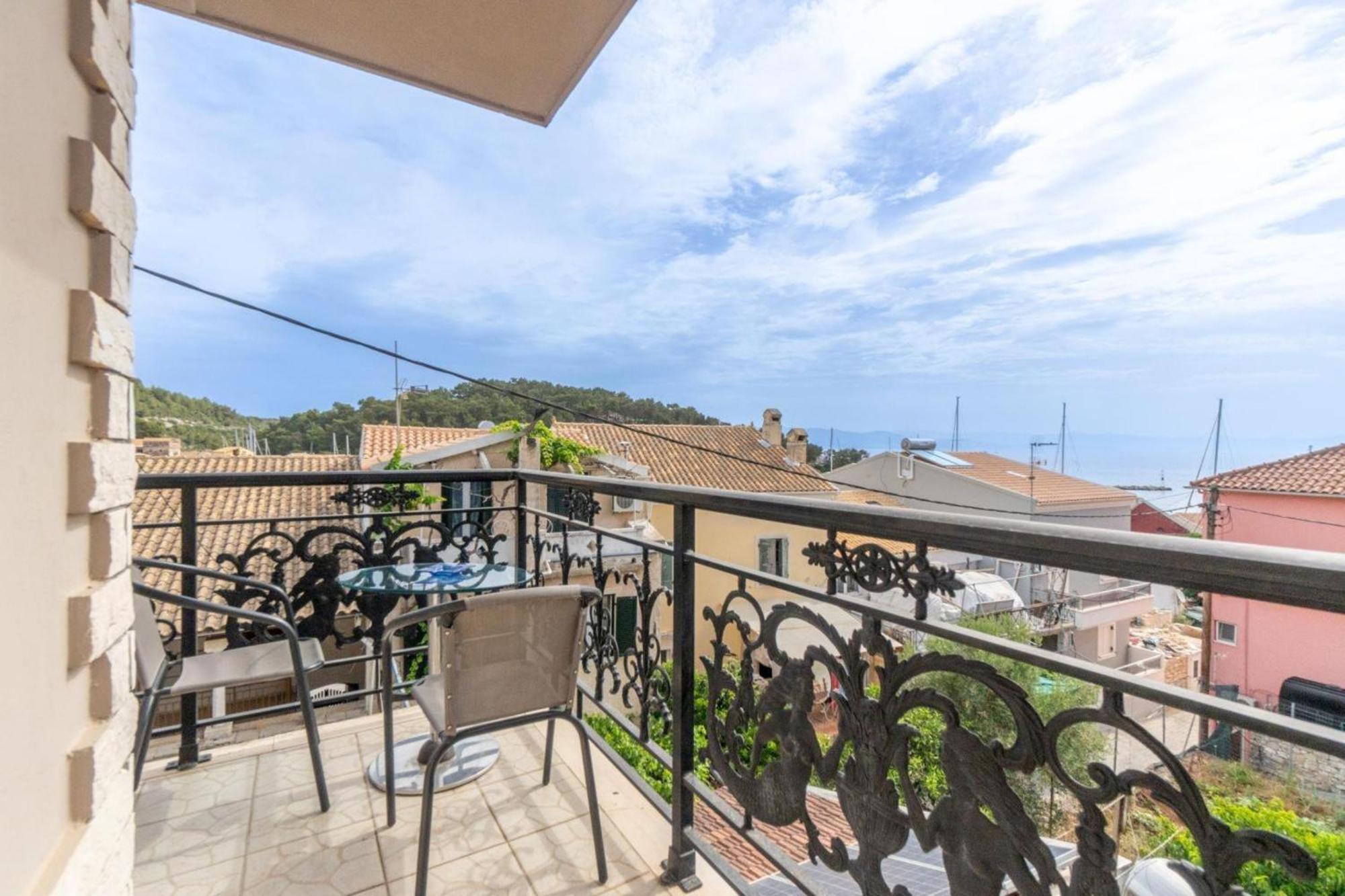 Paxi Apartment Gaios