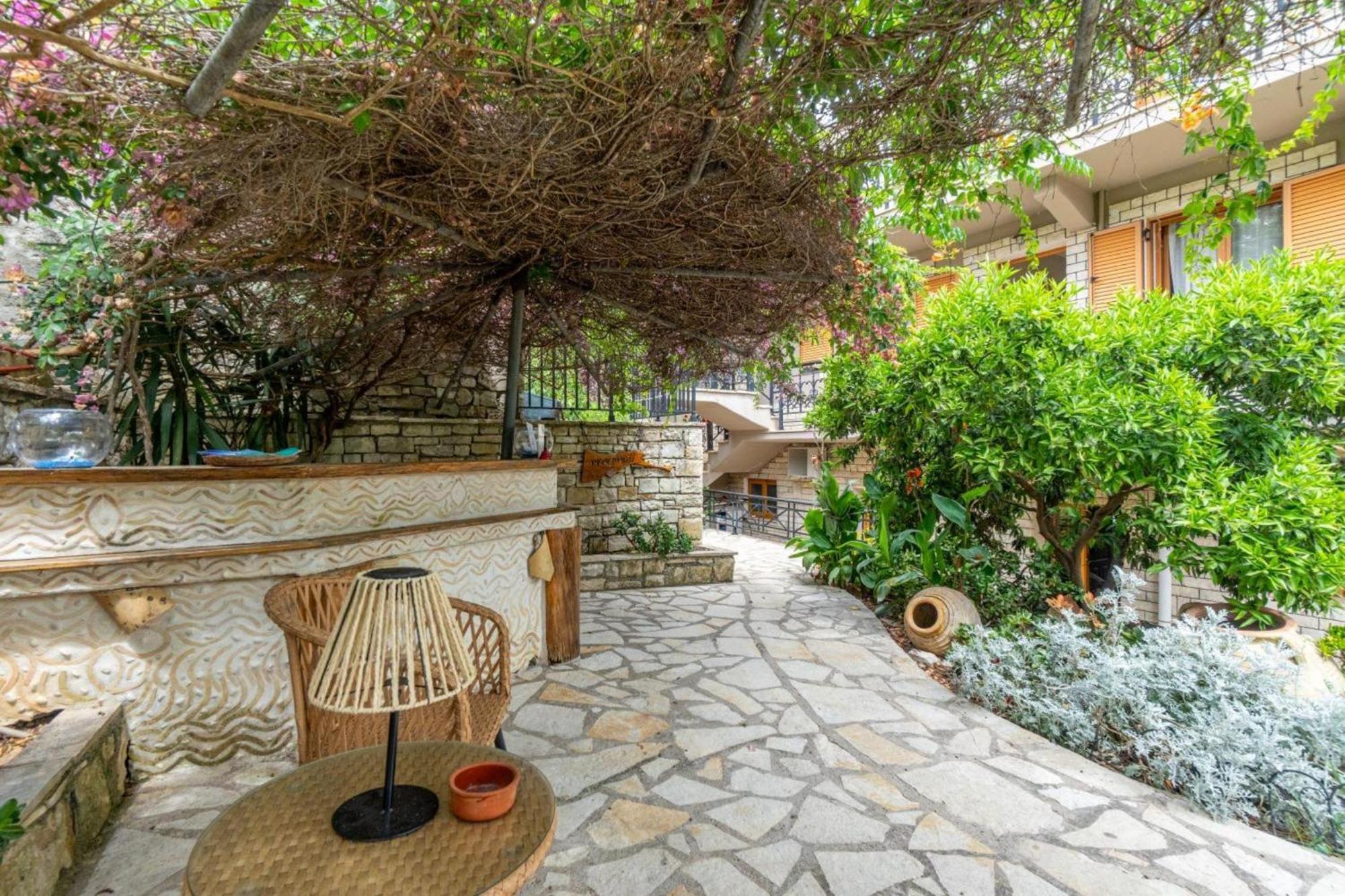 Paxi Apartment *