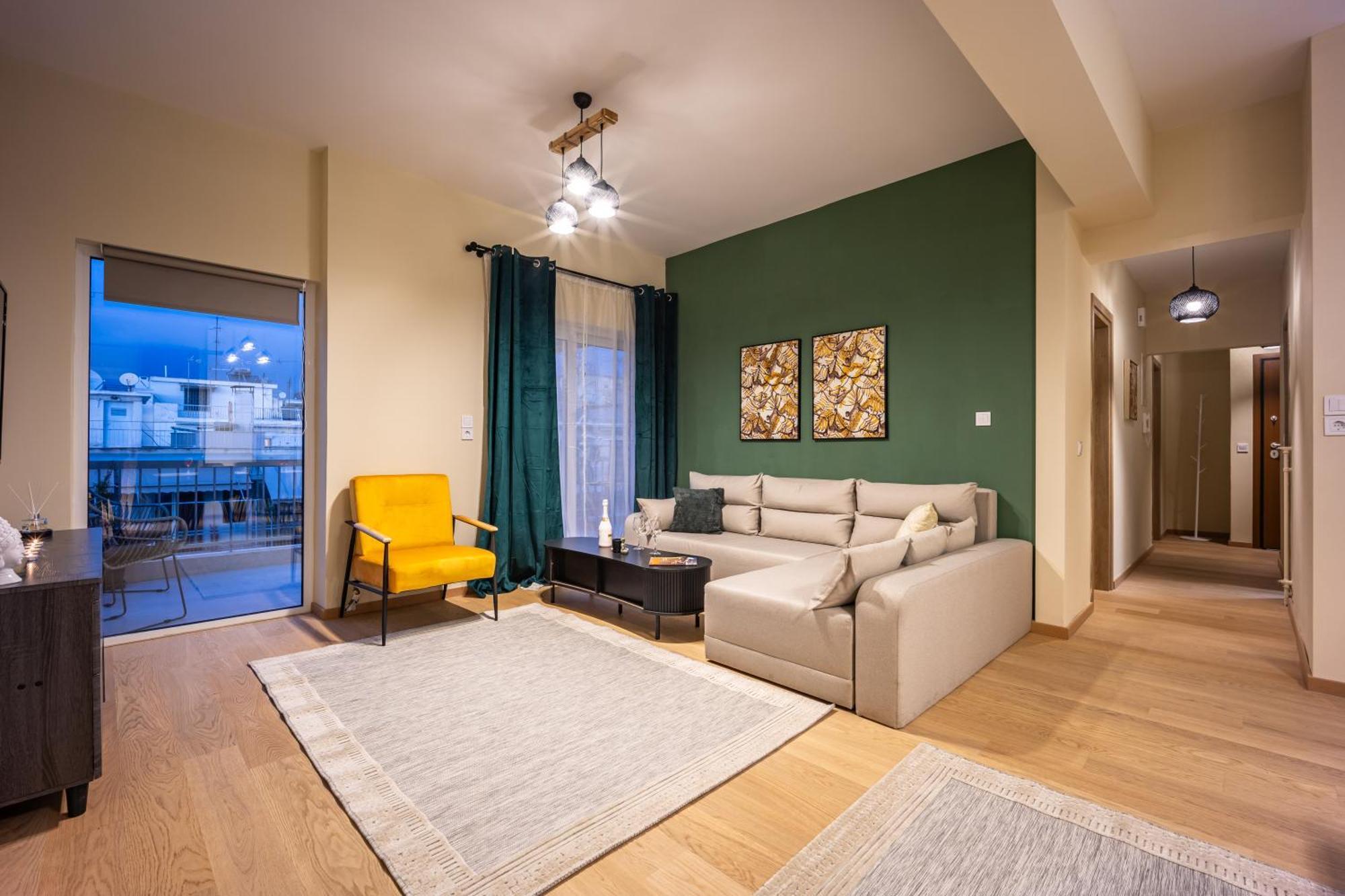 Stunning Rooftop Retreat With Mountain Views Apartment *