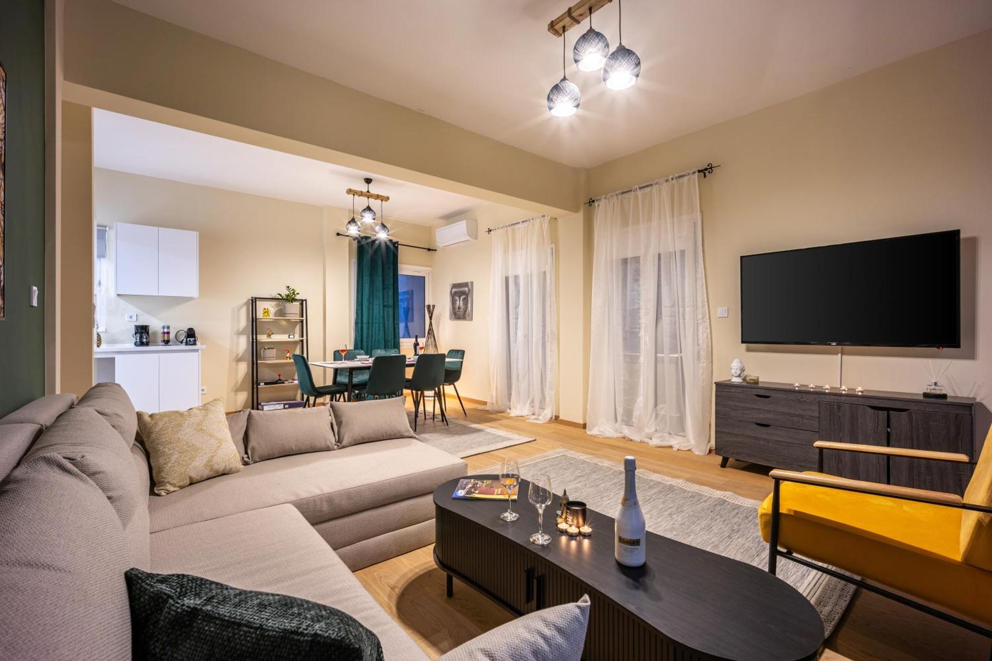 Apartment Stunning Rooftop Retreat With Mountain Views *
