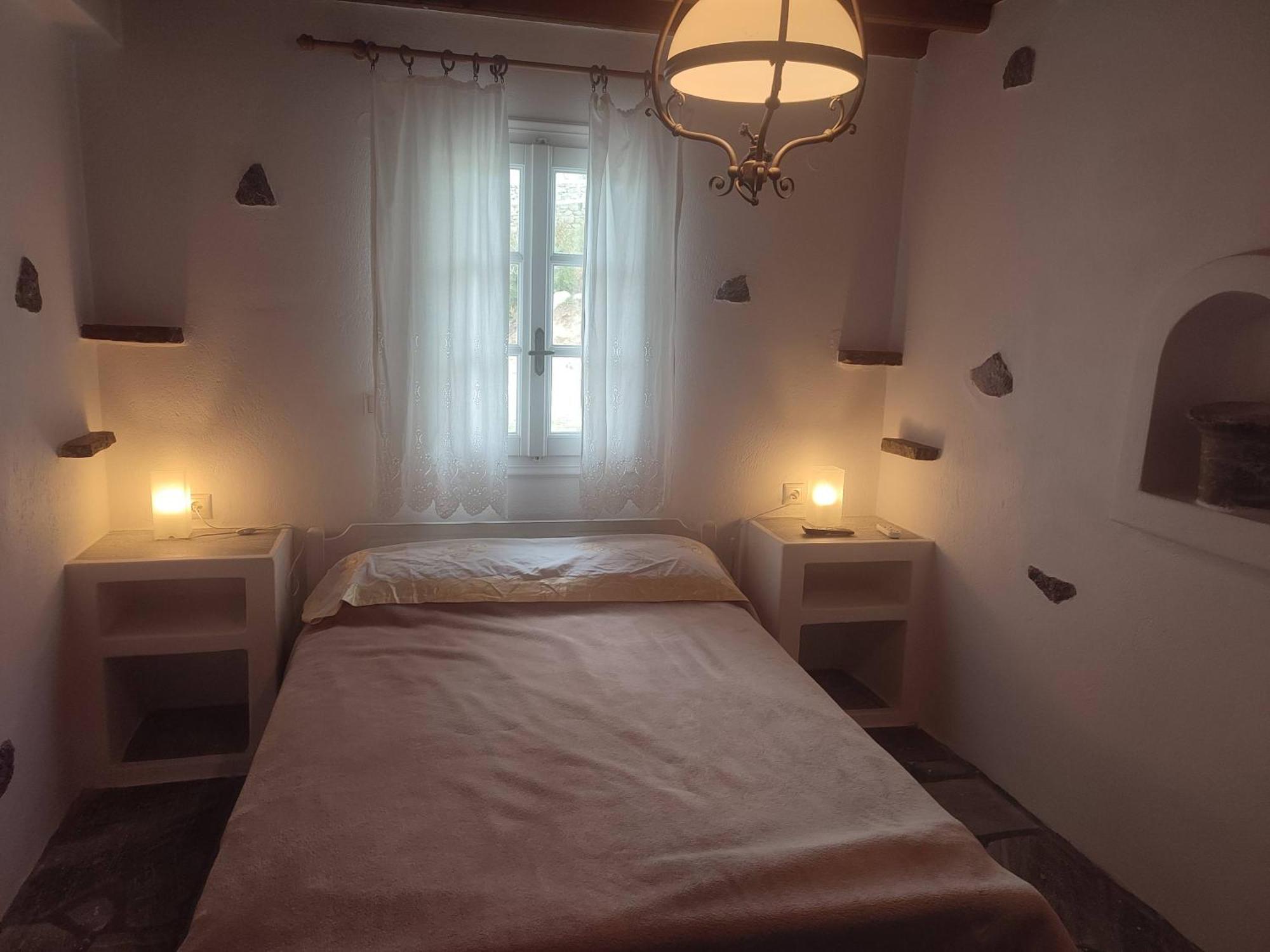 Beachside 2 Bd Stylish Apt W Private Patio Ornos (Mykonos)