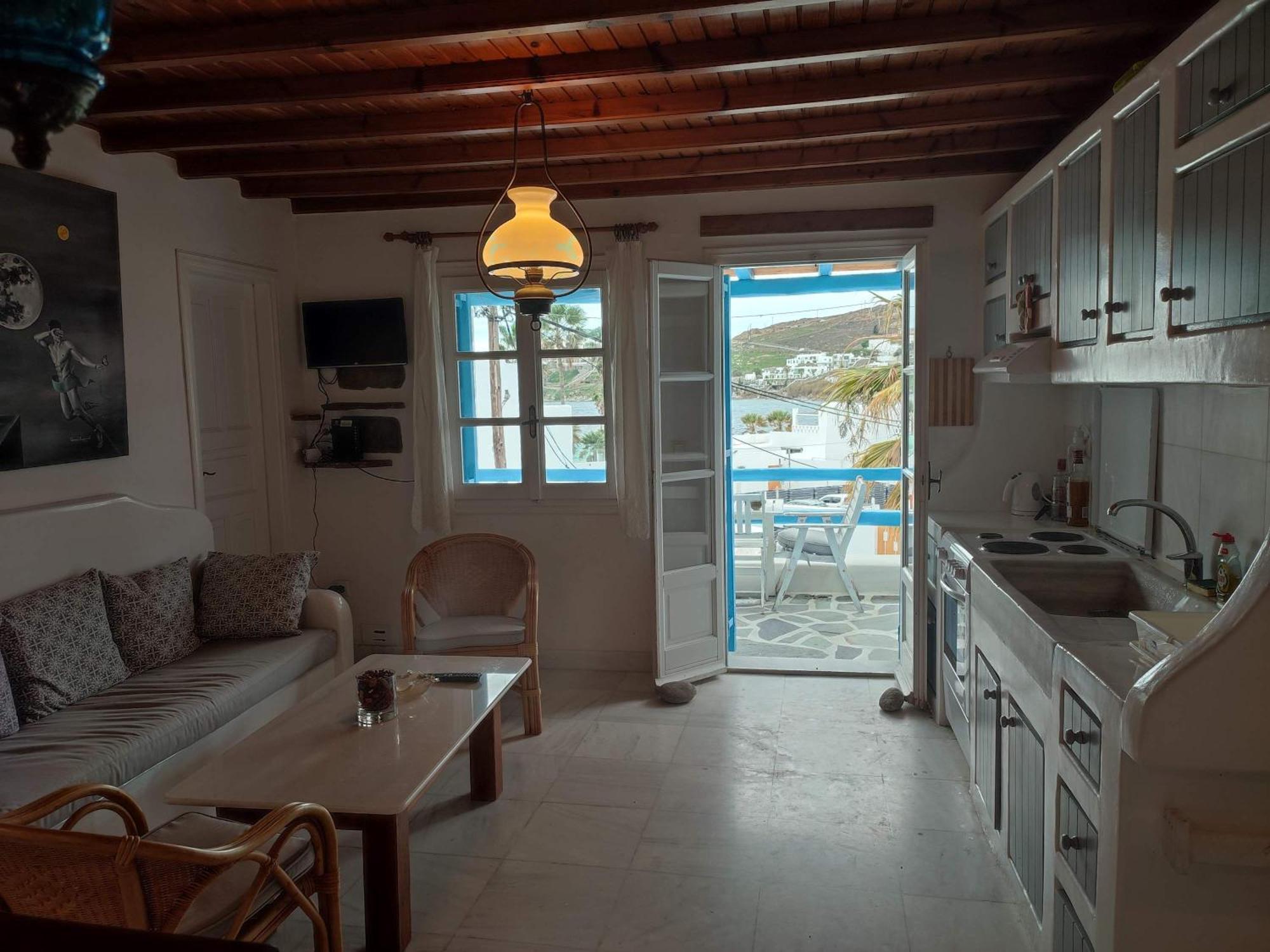 Beachside 2 Bd Stylish Apt W Private Patio Ornos (Mykonos)