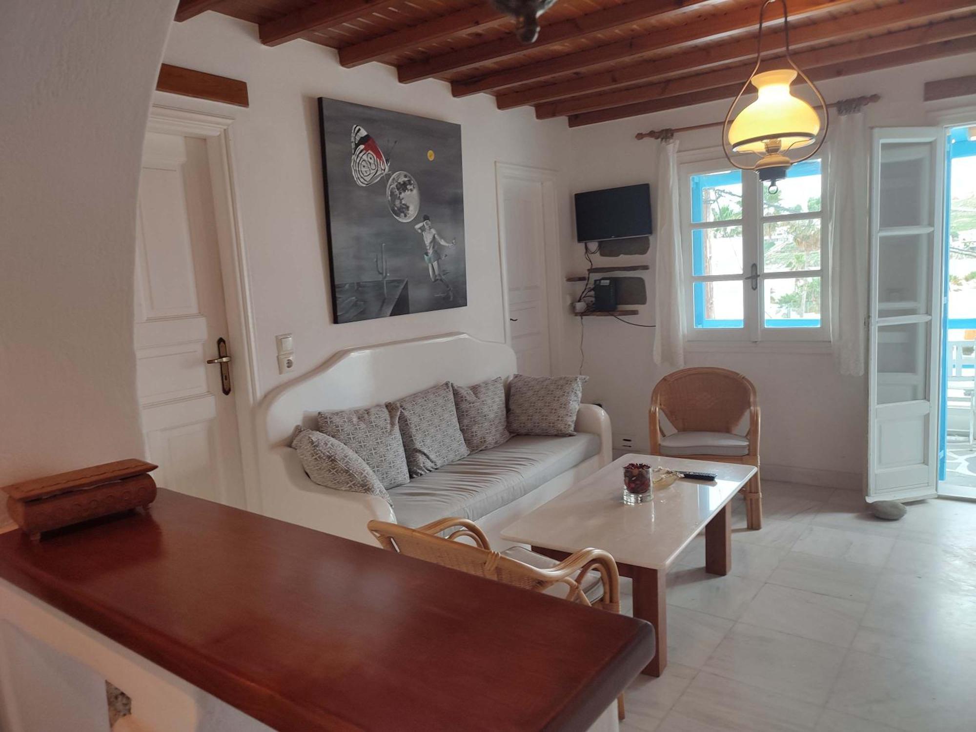 Beachside 2 Bd Stylish Apt W Private Patio *
