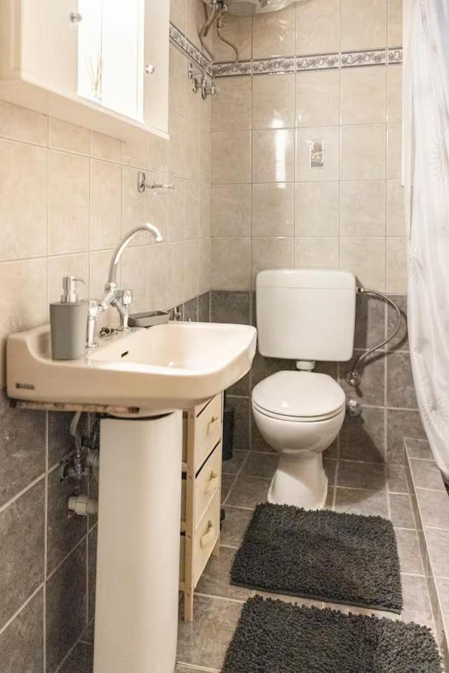 Corfiot With Seaviews To Holiday home Halikounas