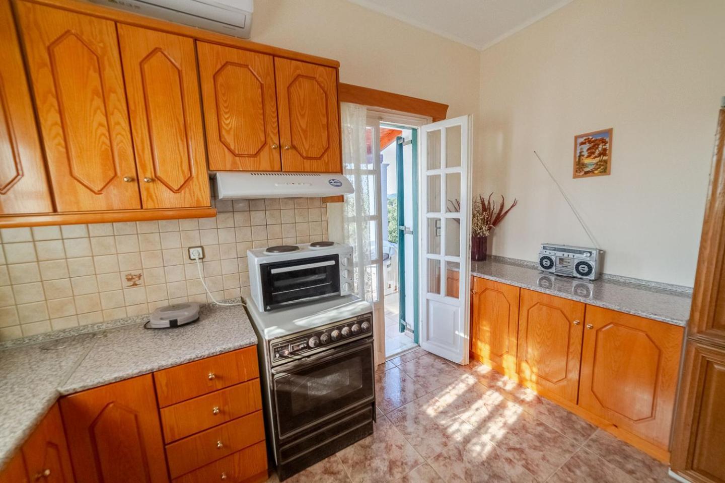 Corfiot With Seaviews To Holiday home