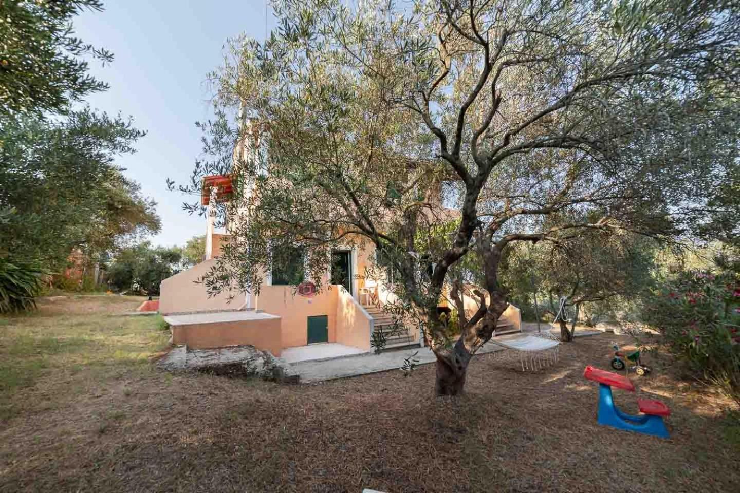 Corfiot With Seaviews To Holiday home Halikounas