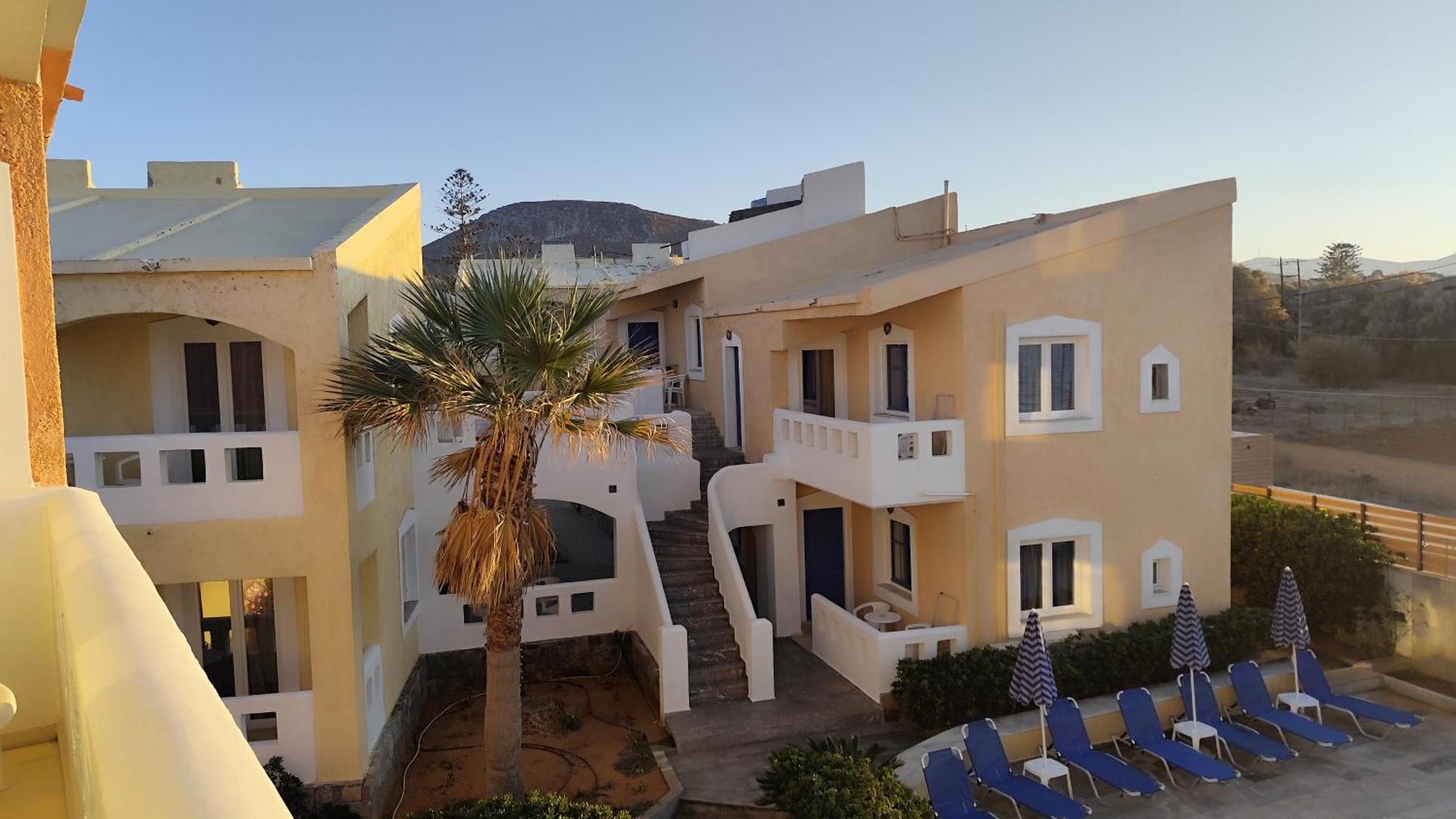 Aparthotel Niros Beachfront *