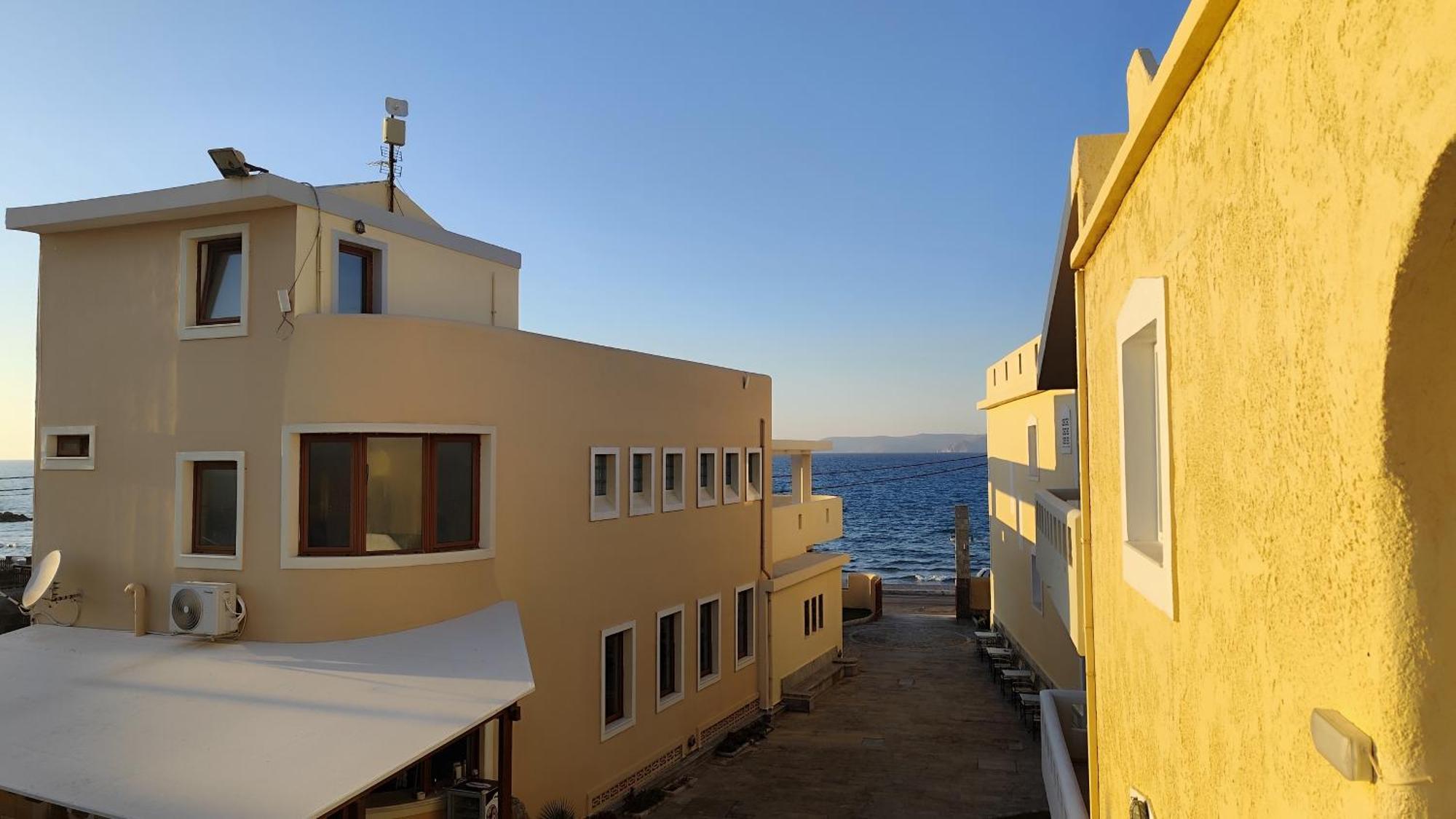 Aparthotel Niros Beachfront
