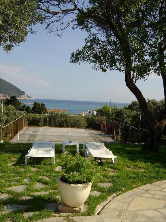 Del Sol E * Skopelos Town