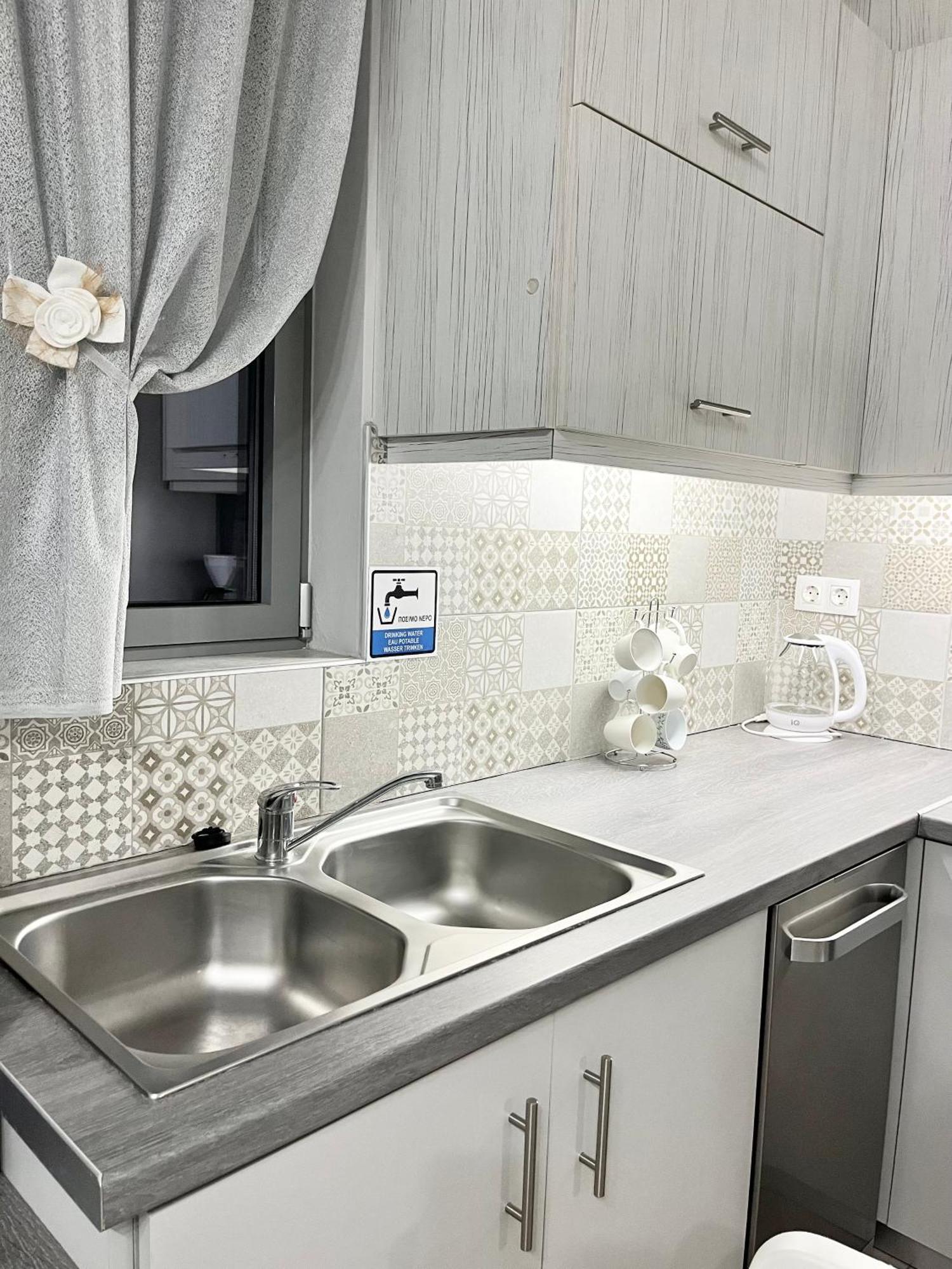 Blueline 4 Loutraki (Corinthia)