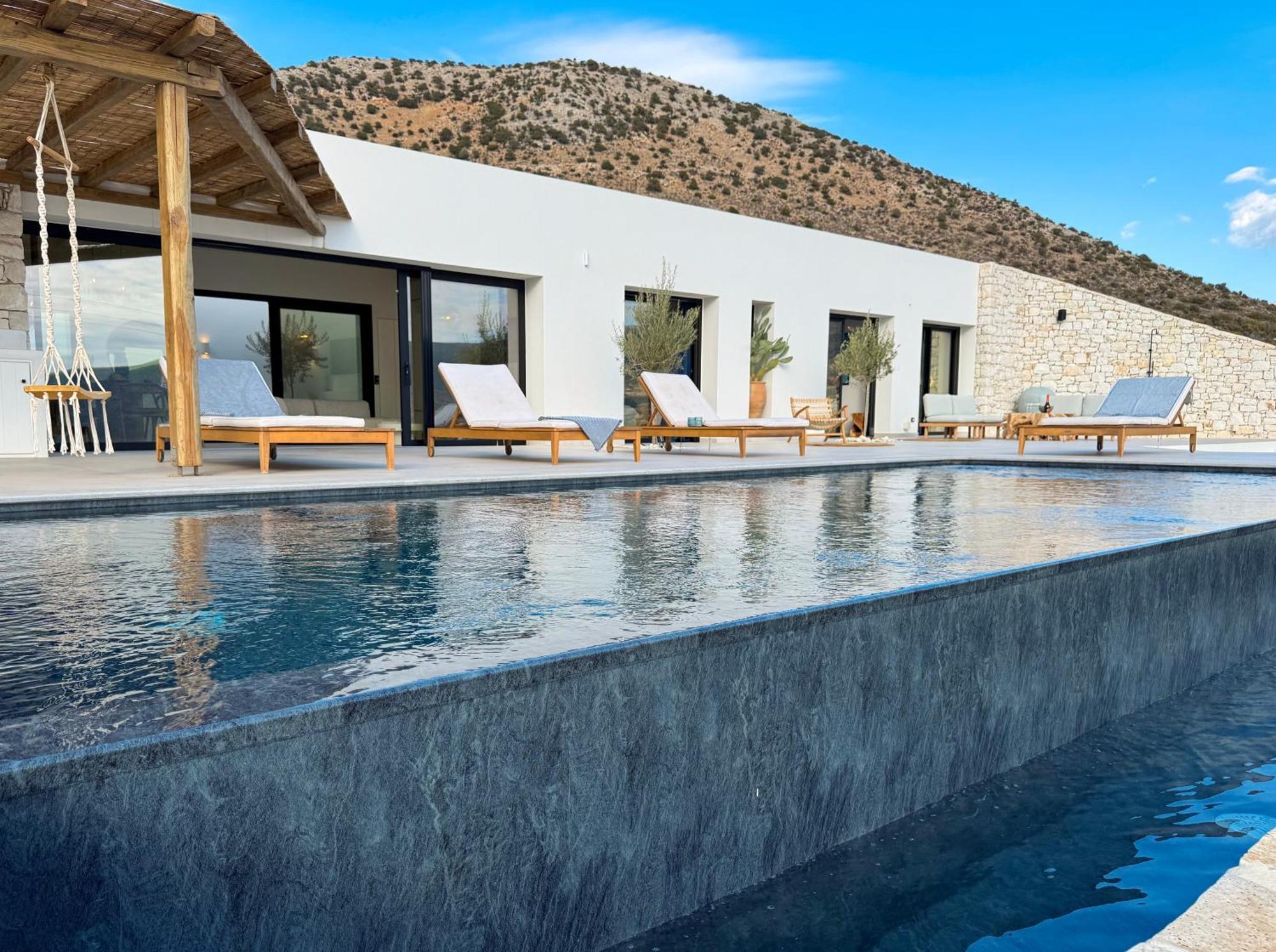 Luxury With Private Infinity Pool And Stunning Sea View
