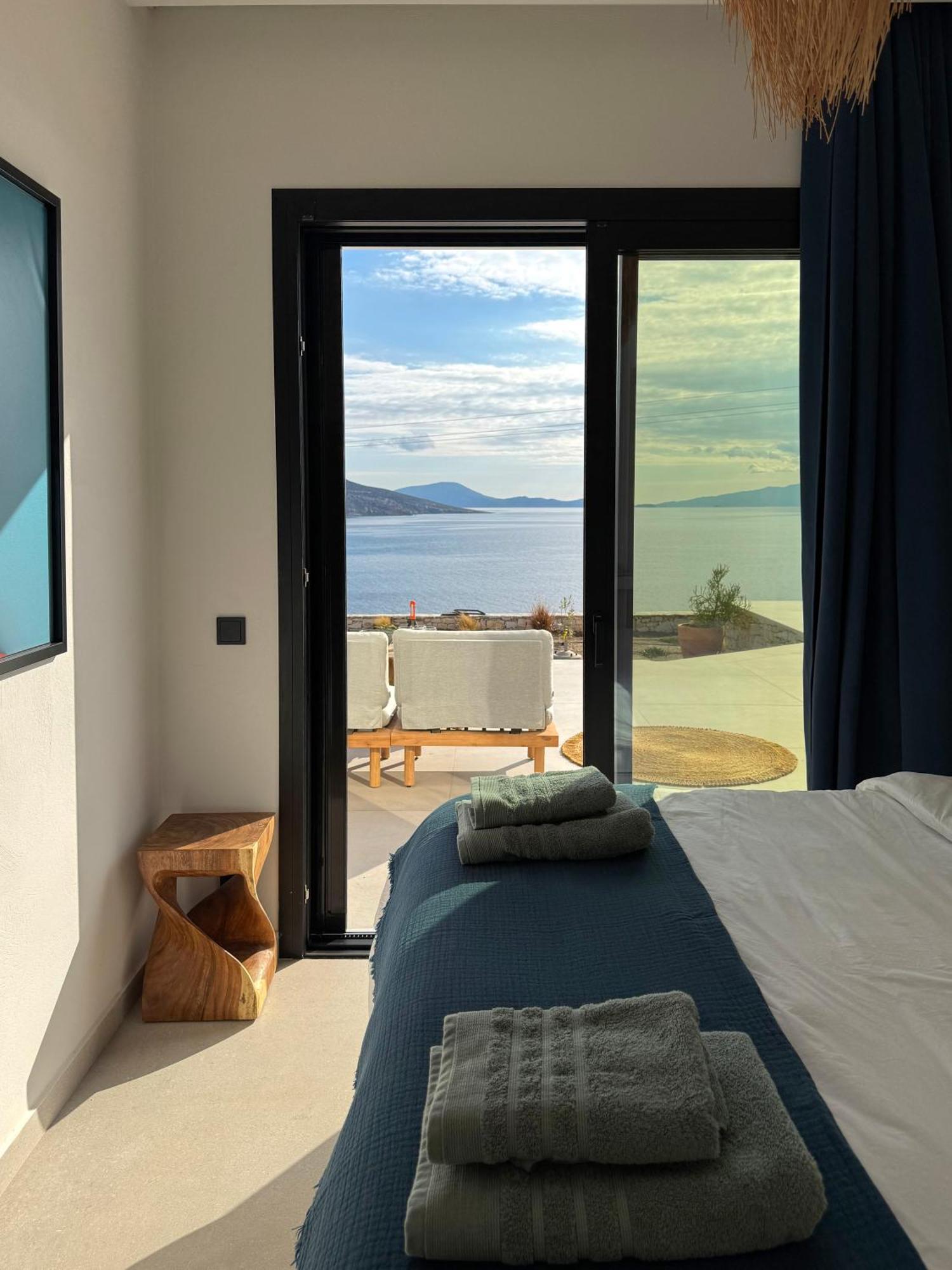 Luxury With Private Infinity Pool And Stunning Sea View Villa