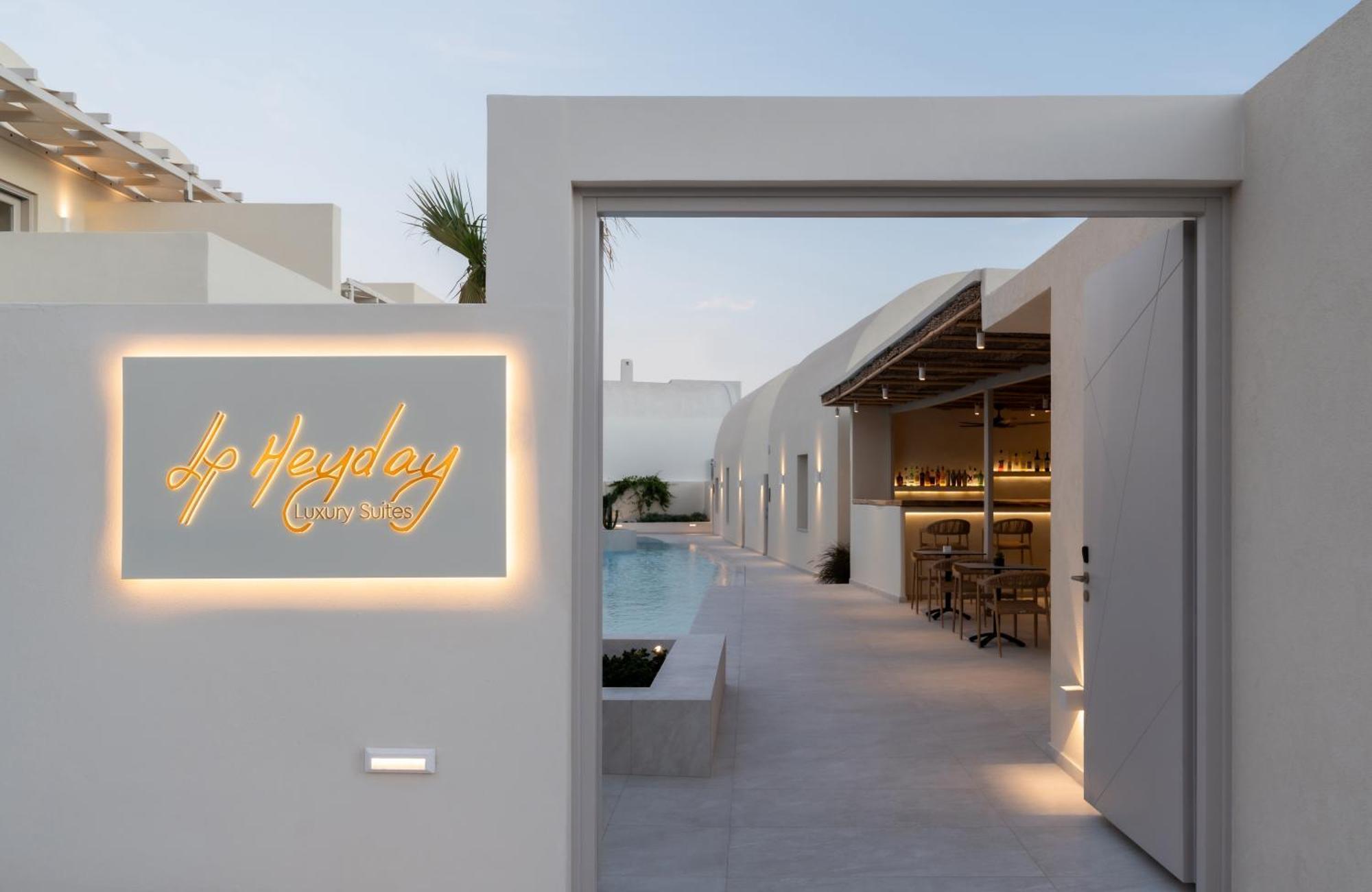 Heyday Luxury * Perissa (Santorini)