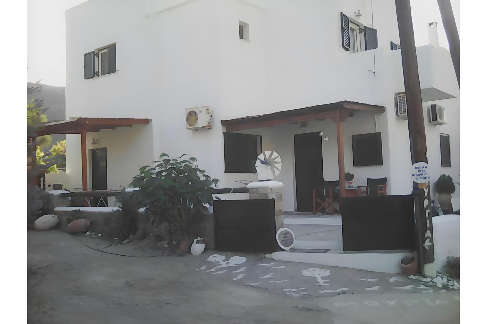 Mouria C Apartment