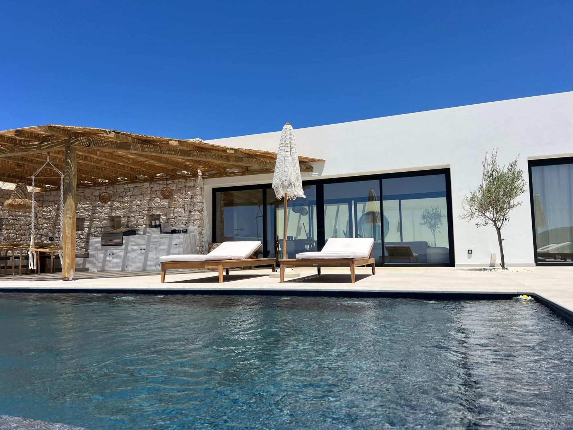 Luxury With Private Infinity Pool And Stunning Sea View Villa