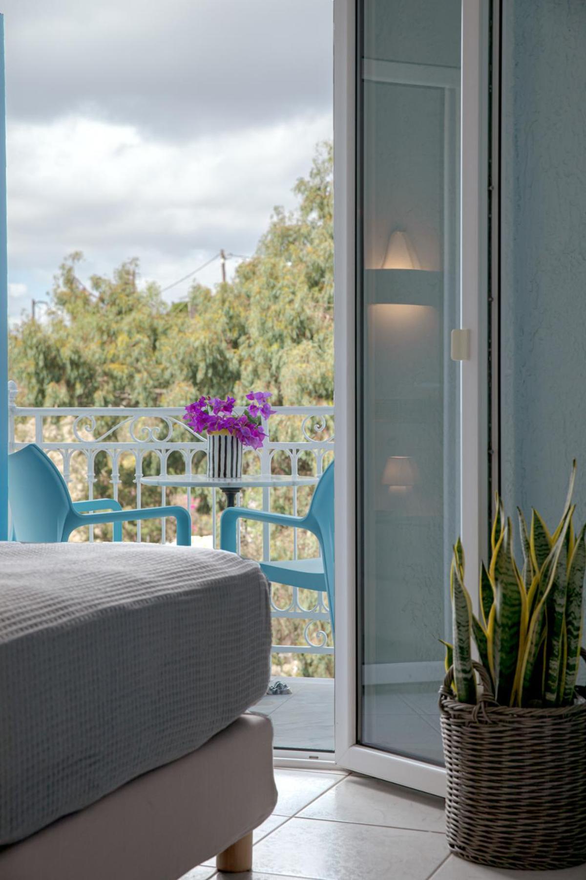 Hotel Aneroussa 3*