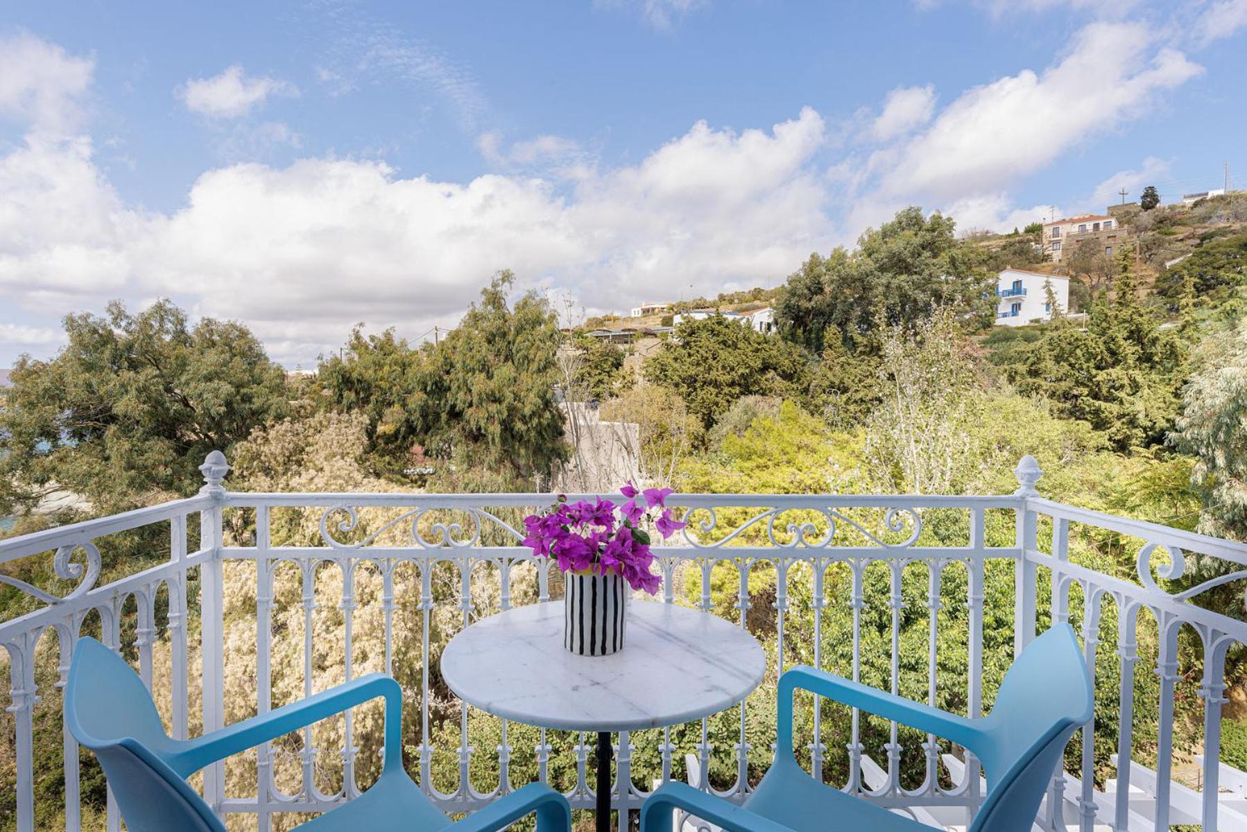 Aneroussa Hotel 3*