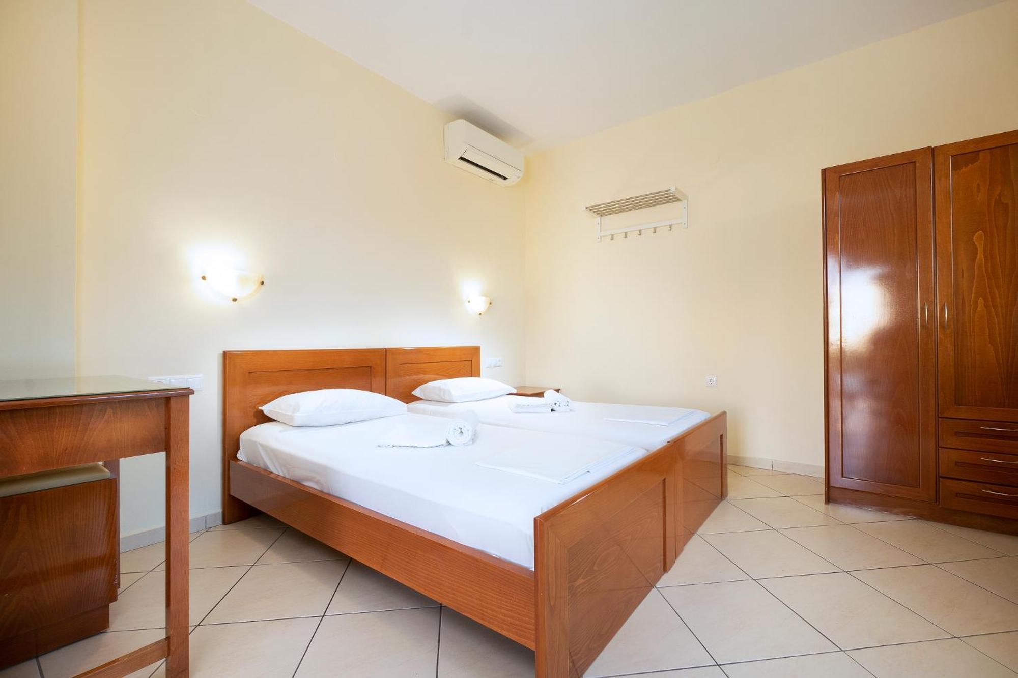 Aparthotel Georgina Agia Marina (Crete)