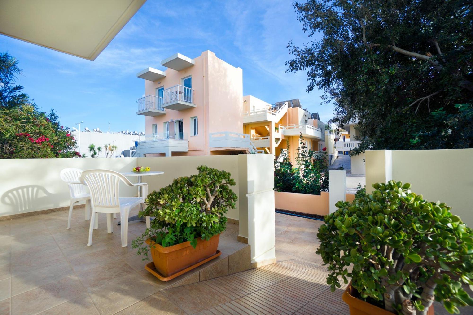 Georgina Aparthotel Agia Marina (Crete)