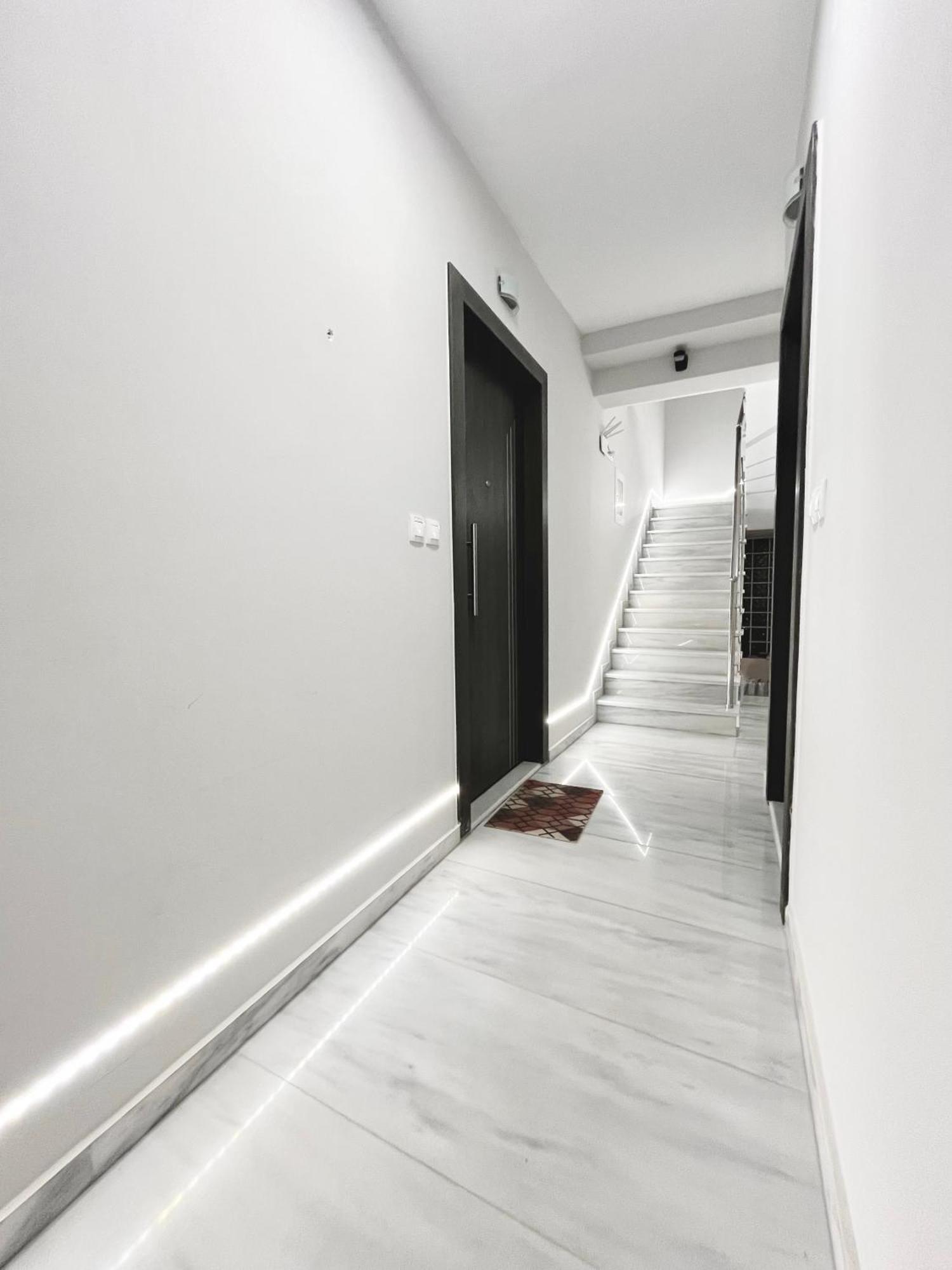Blueline 2 Apartment