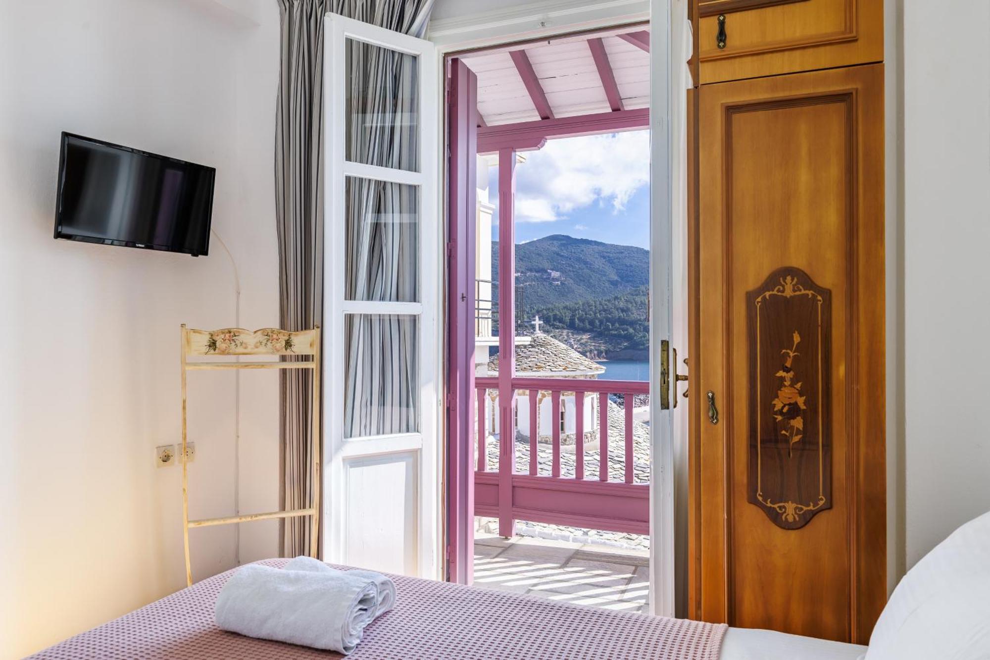 Antonia House * Skopelos Town