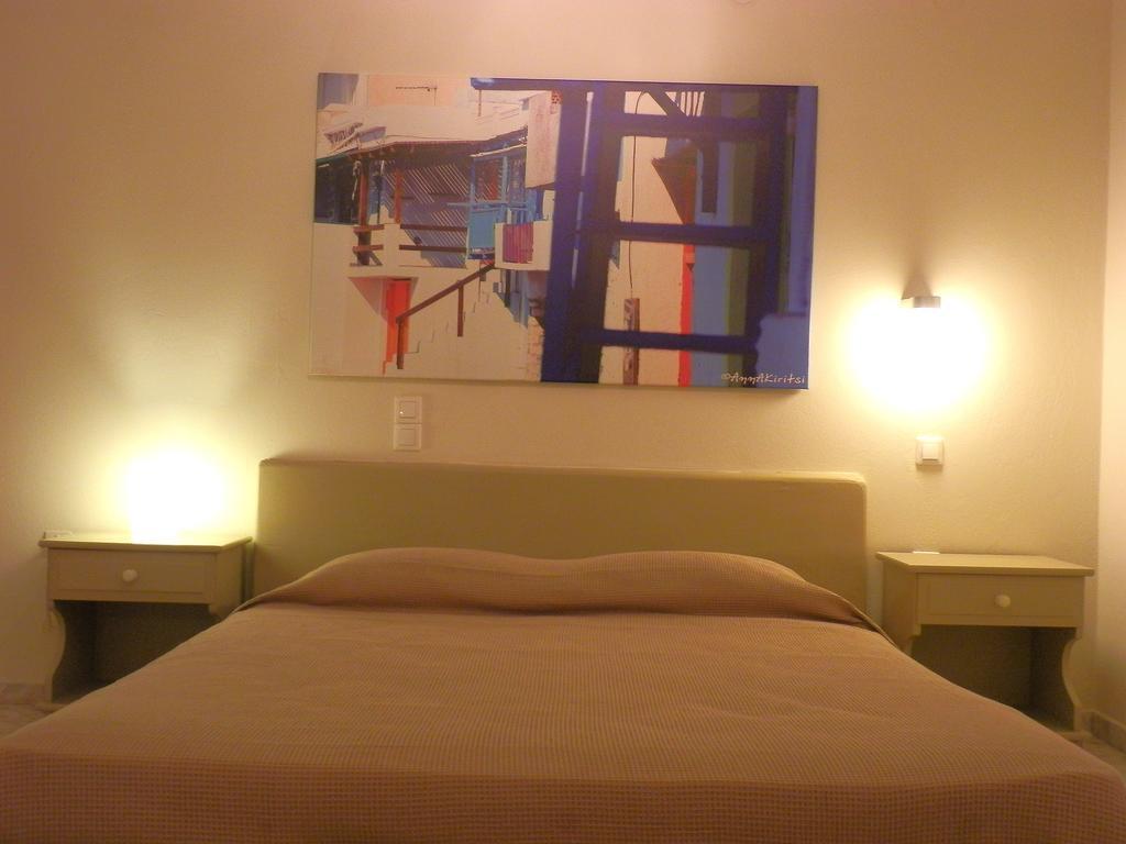 Aparthotel Parasporos Village