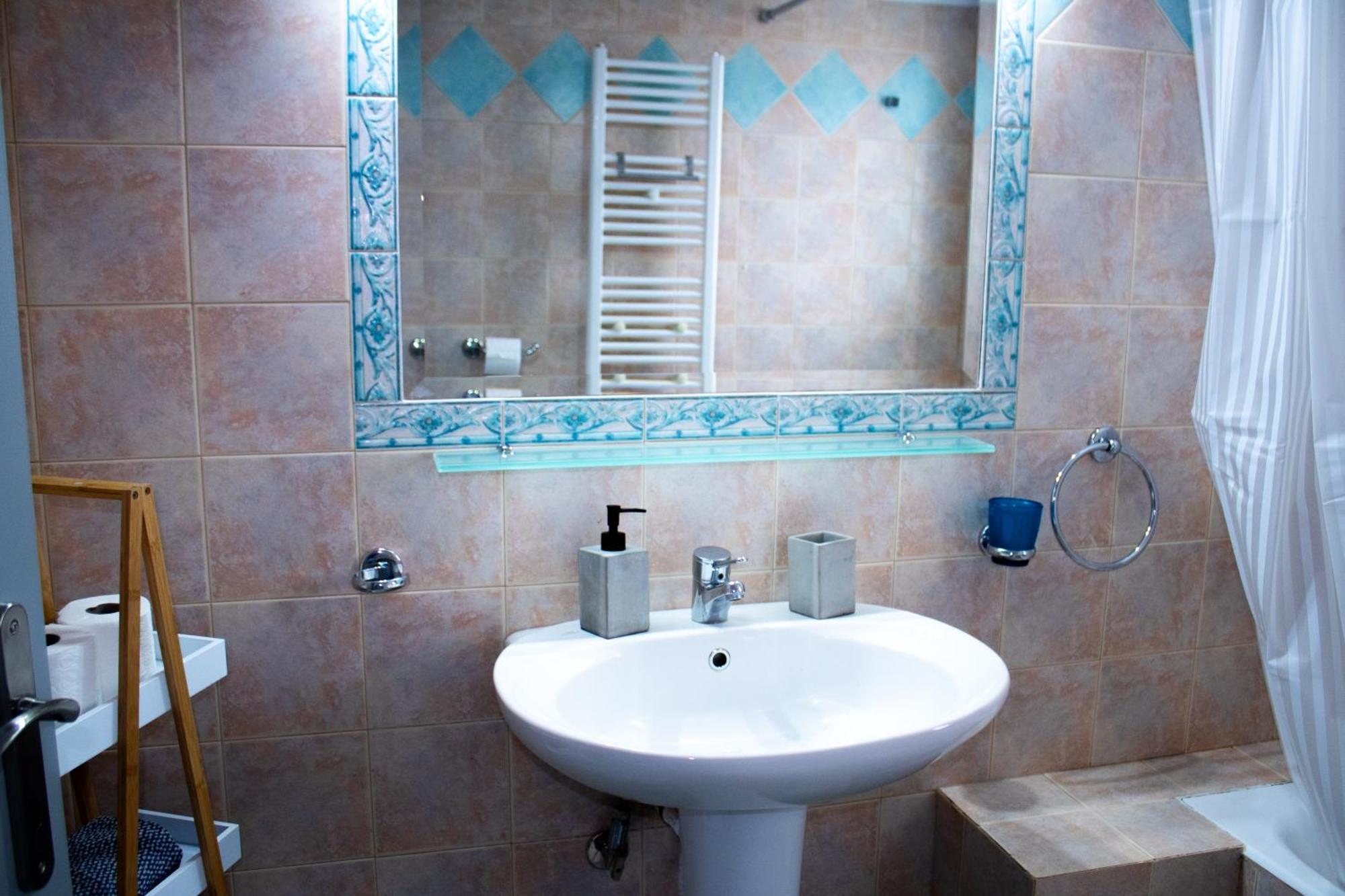 Apartment Emvi Vi Near Airport