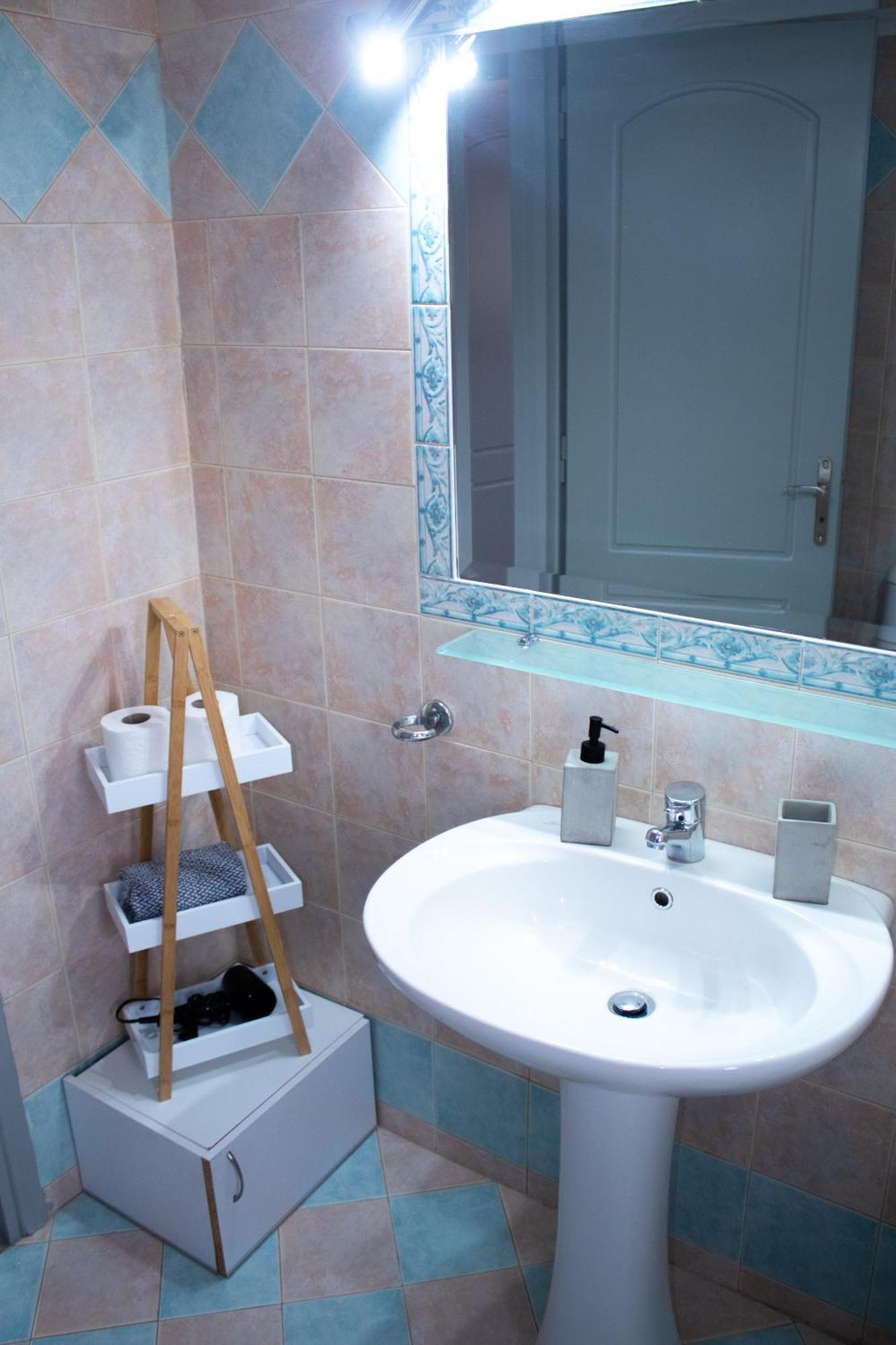 Apartment Emvi Vi Near Airport Vravrona
