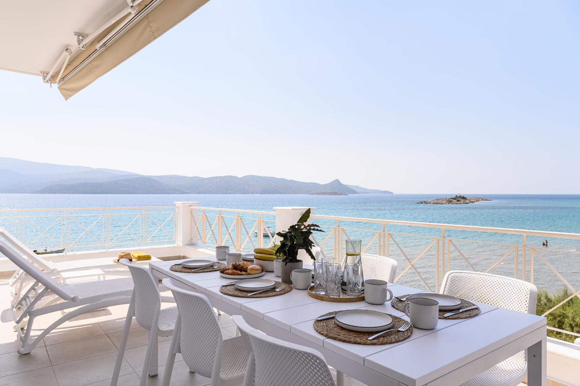Apartment Beachside Escape