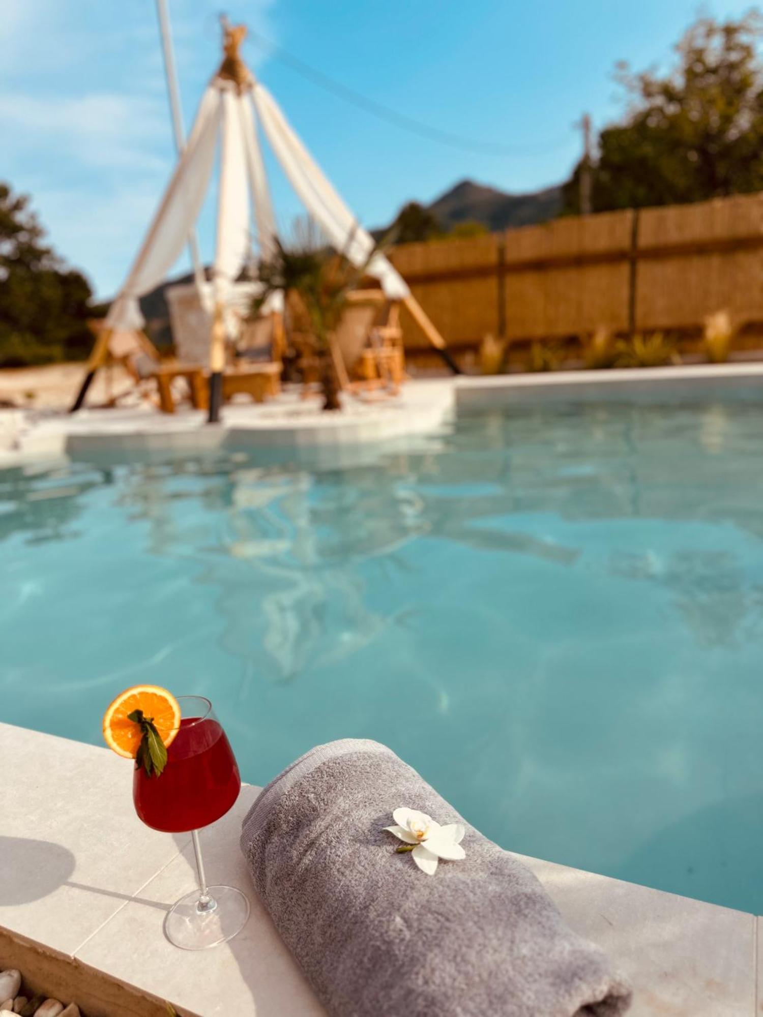 Amo Golden Hotel *