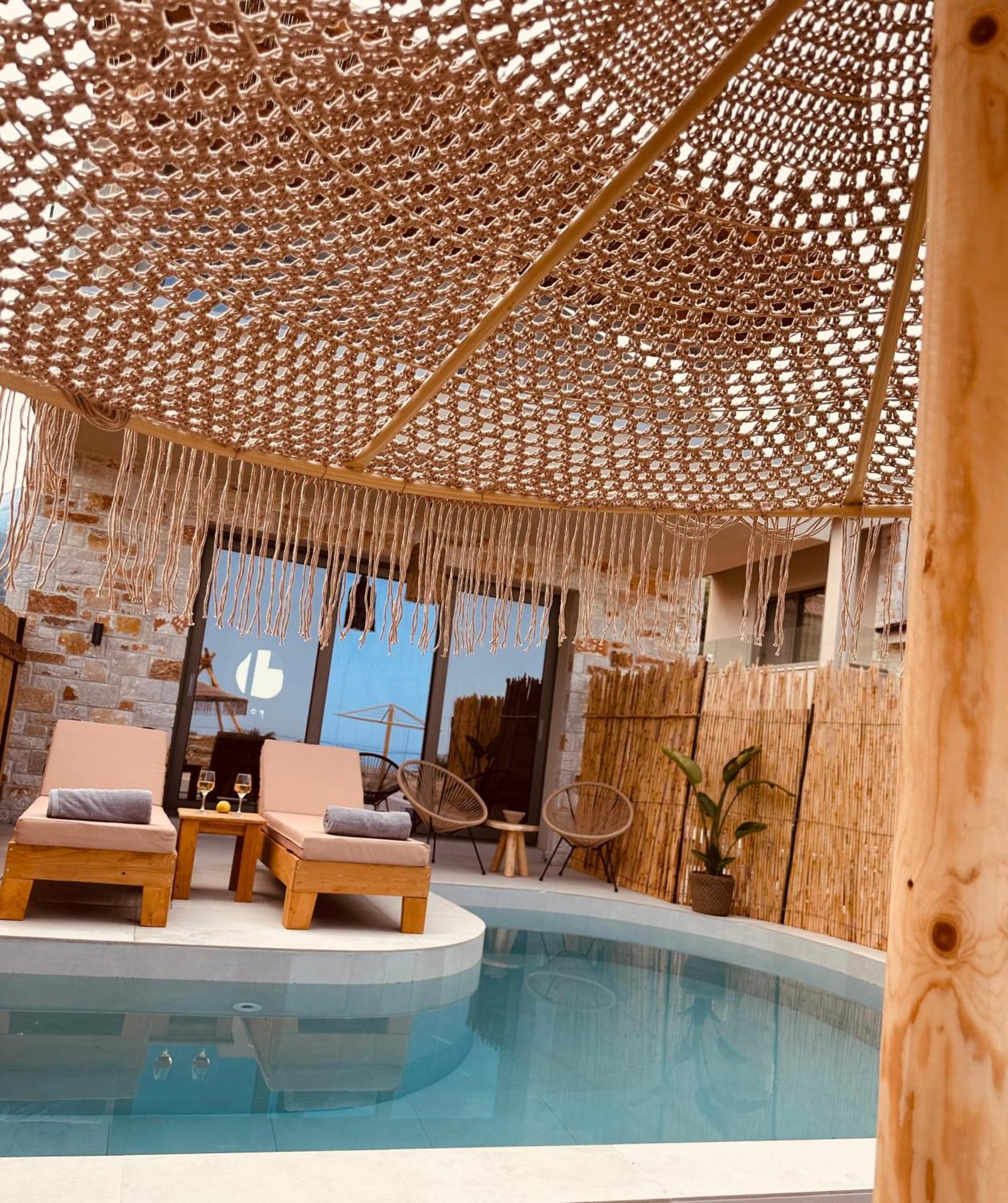 Amo Golden Hotel