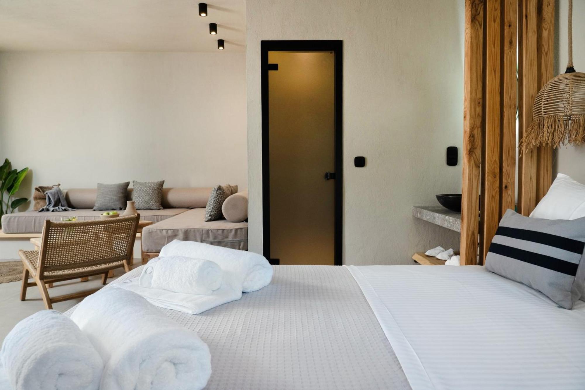 Amo Golden Hotel